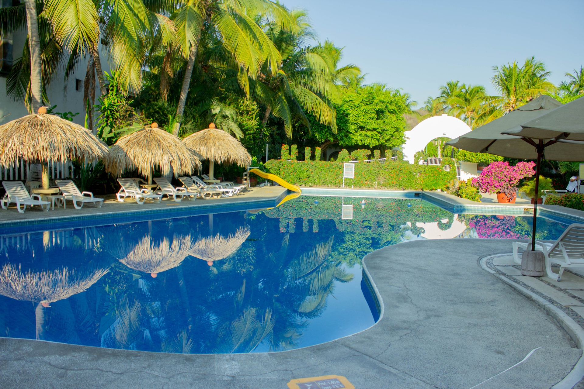 Castillo Huatulco Hotel & Beach Club