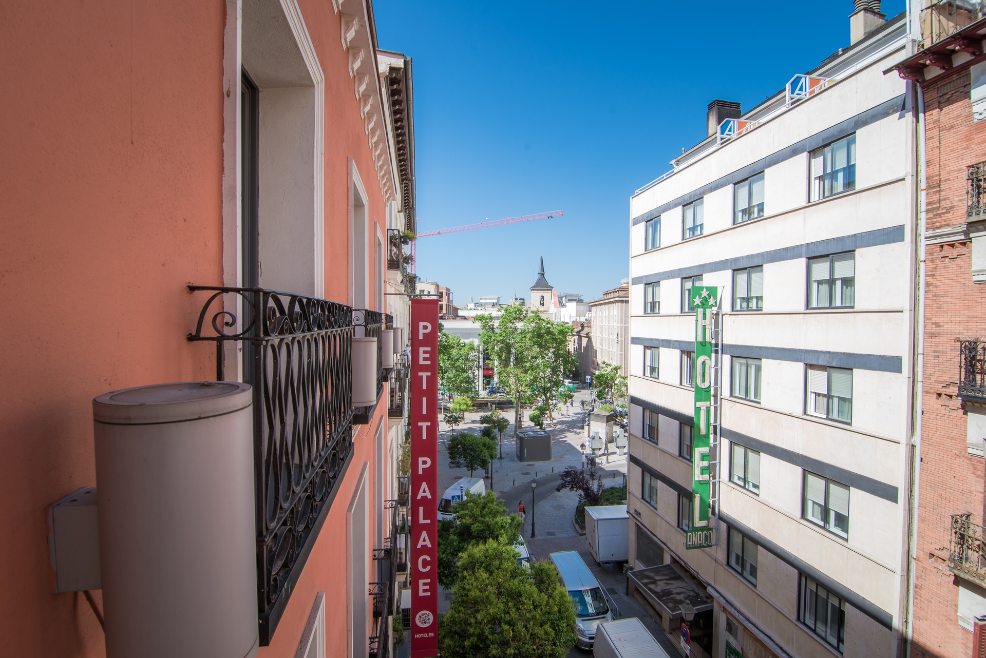 Foto de Petit Palace Tres Cruces Spain