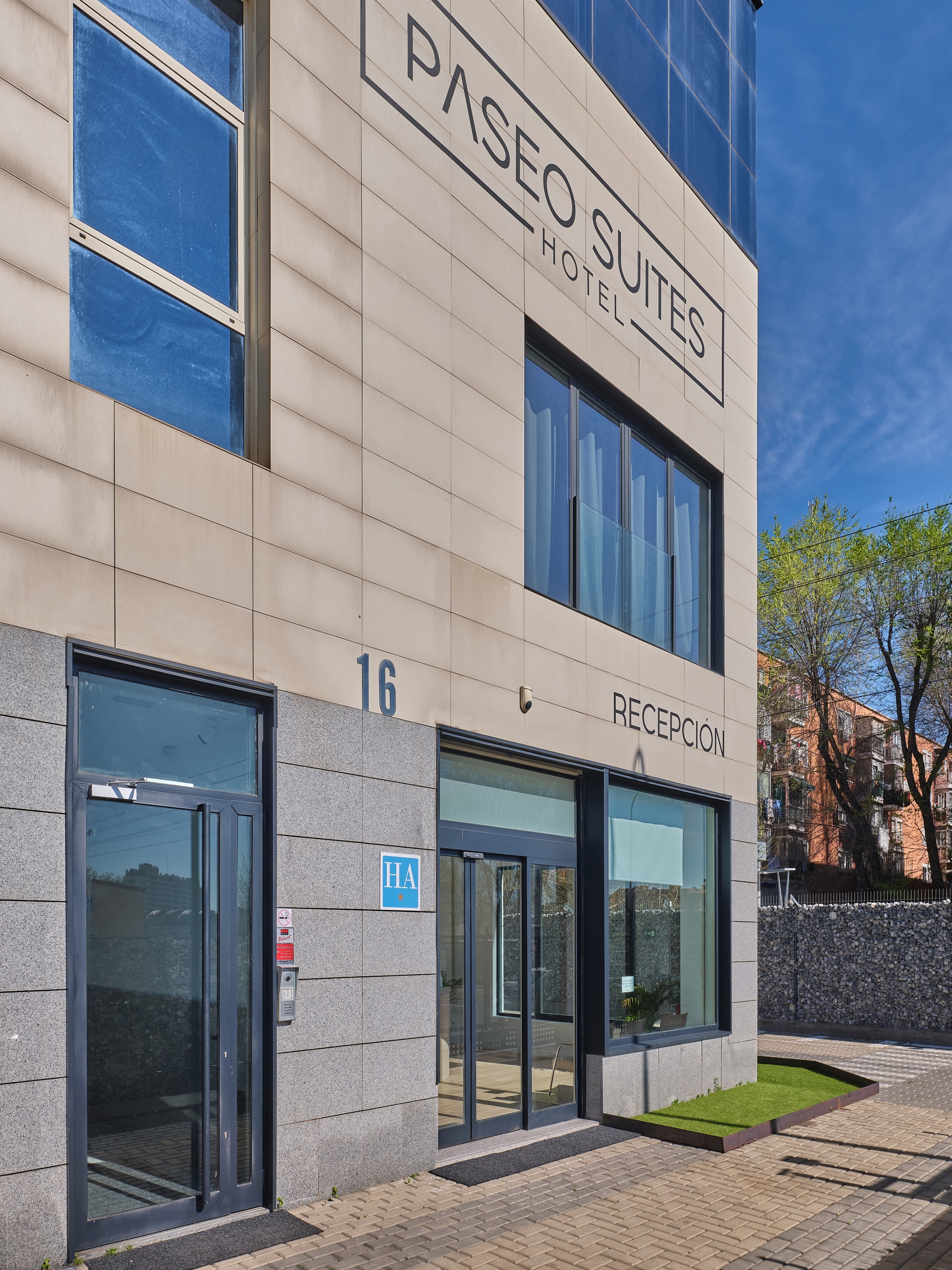 Foto de Paseo Suites Hotel