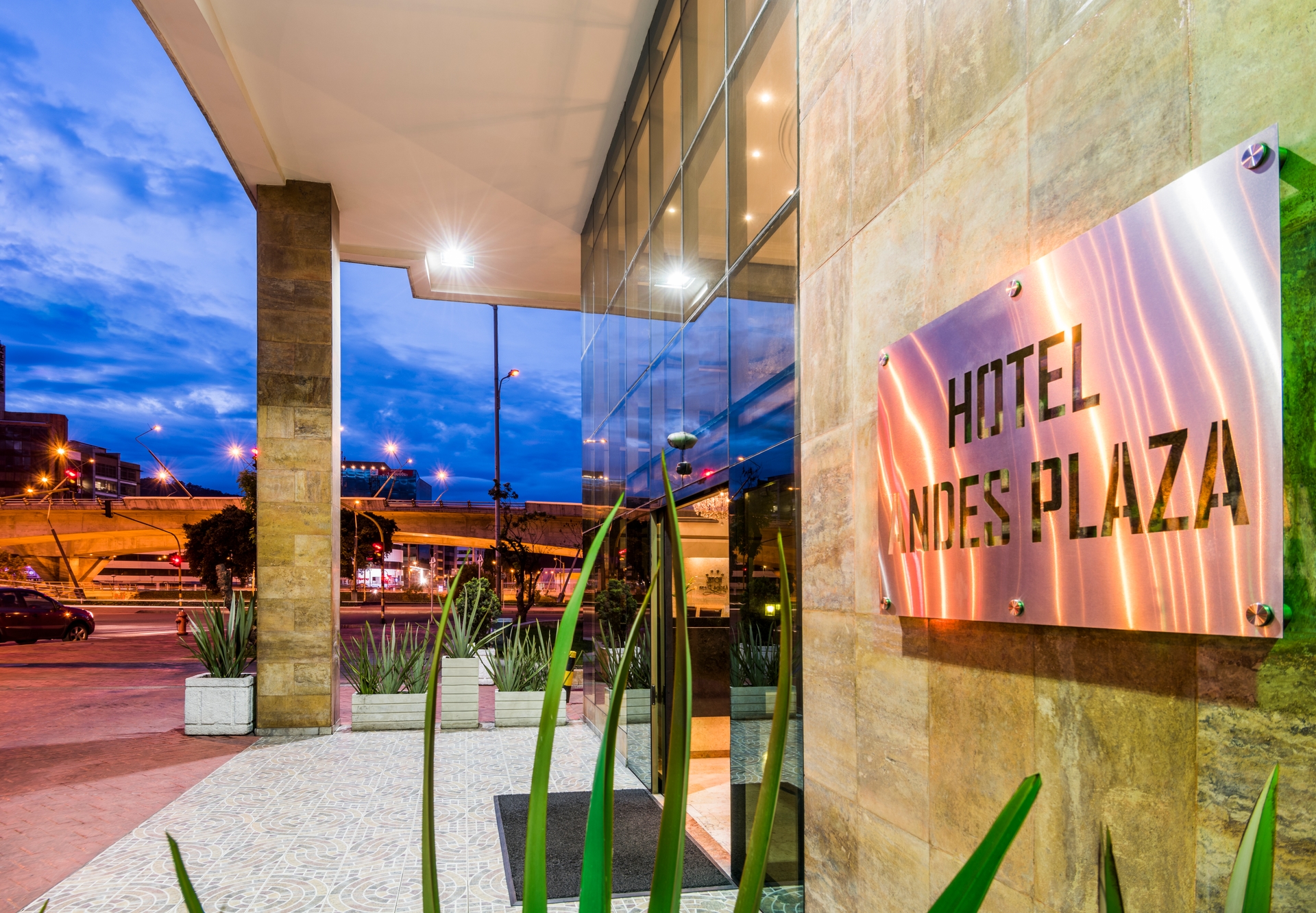 Andes Plaza