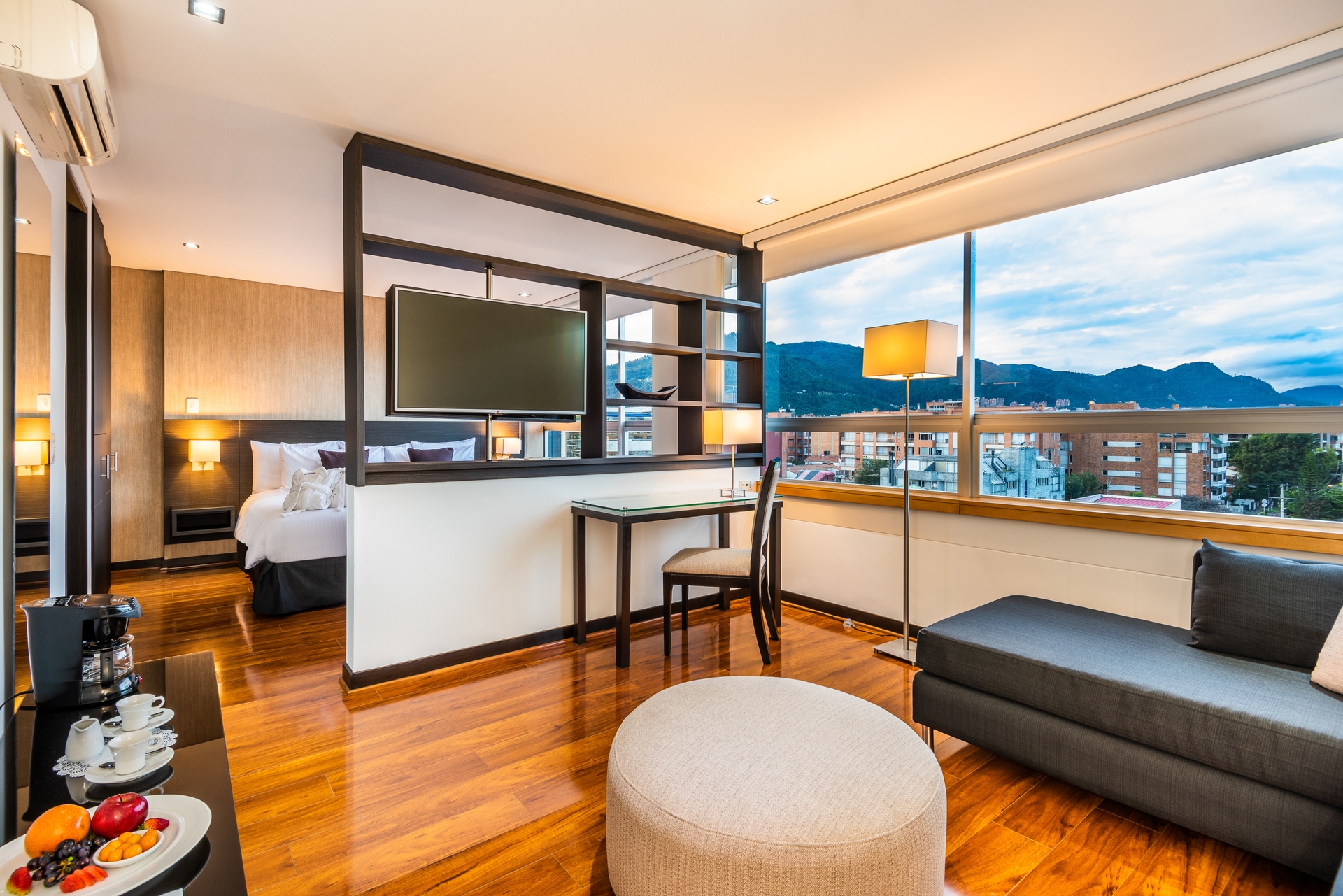 One Sixteen Hotel