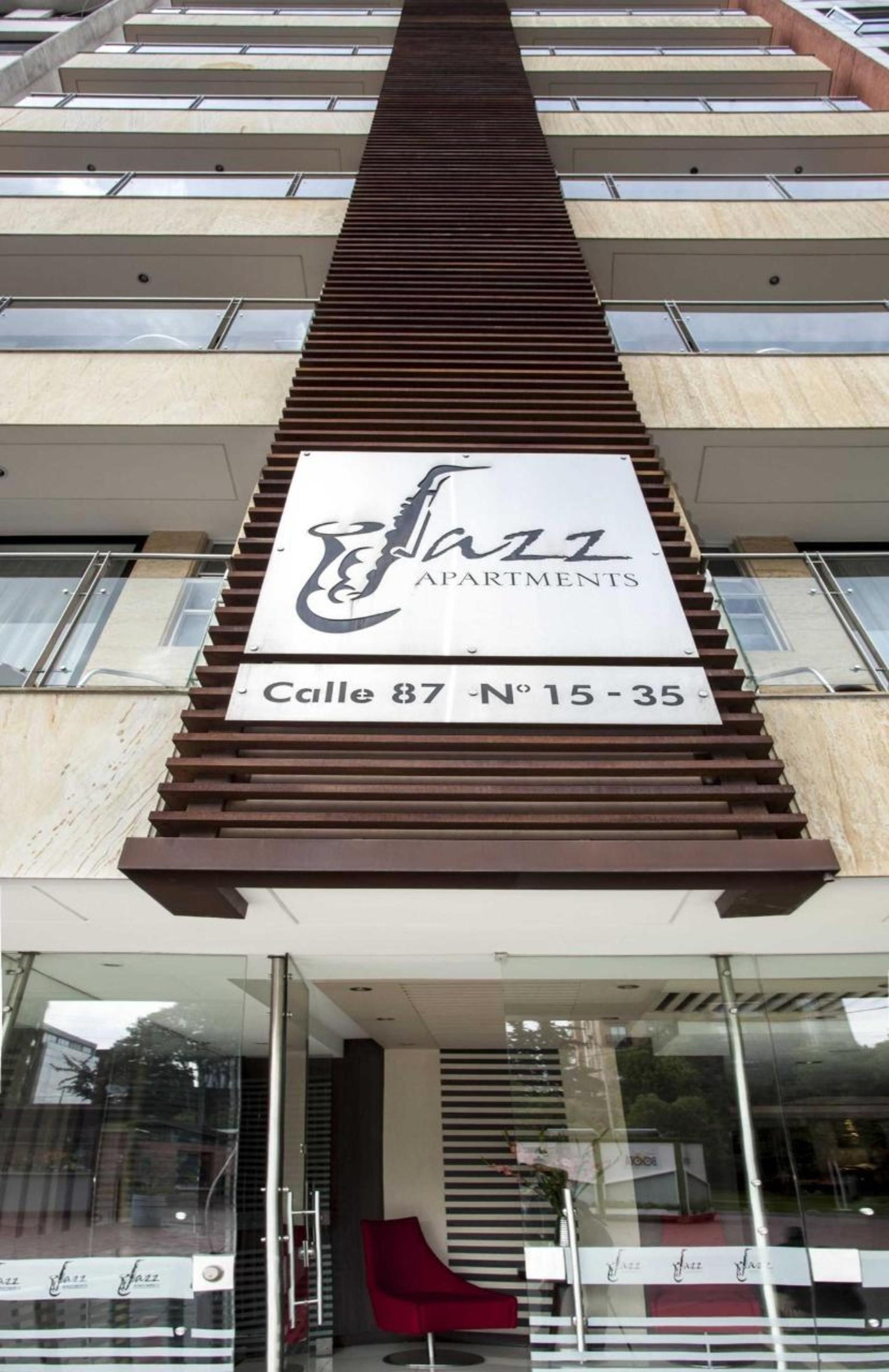 Blue Doors Jazz Apartments