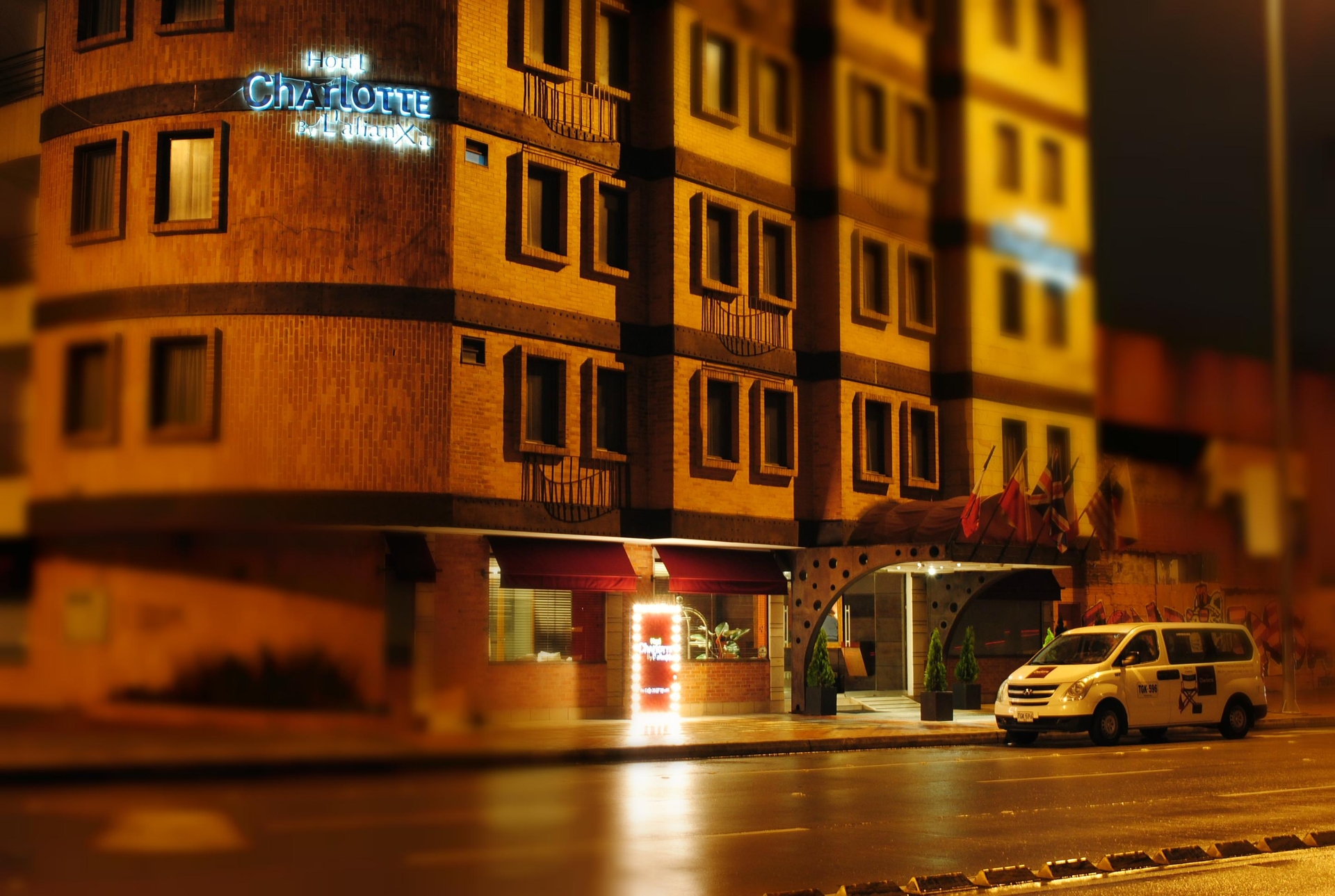 Foto de Charlotte Plaza 26