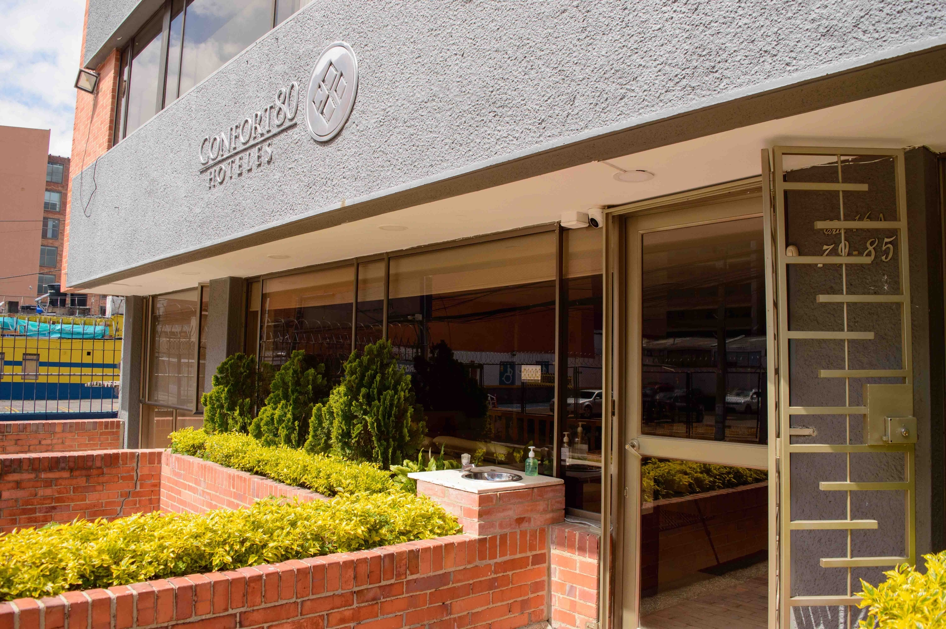 Confort 80 Zona Rosa