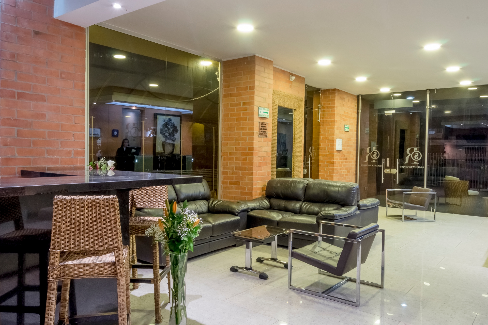 Foto de Apartamentos Regency La Feria