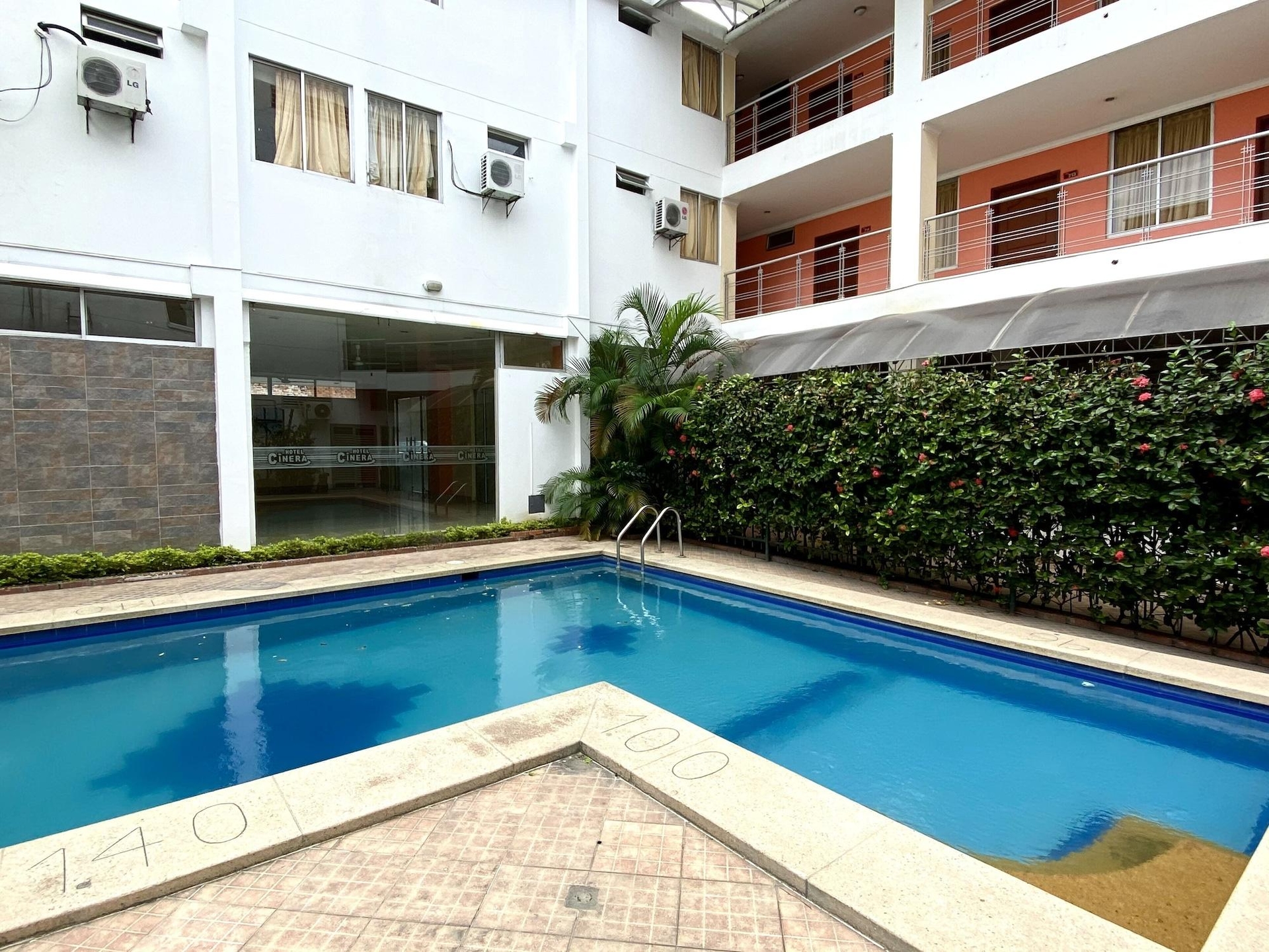 Hotel Cinera
