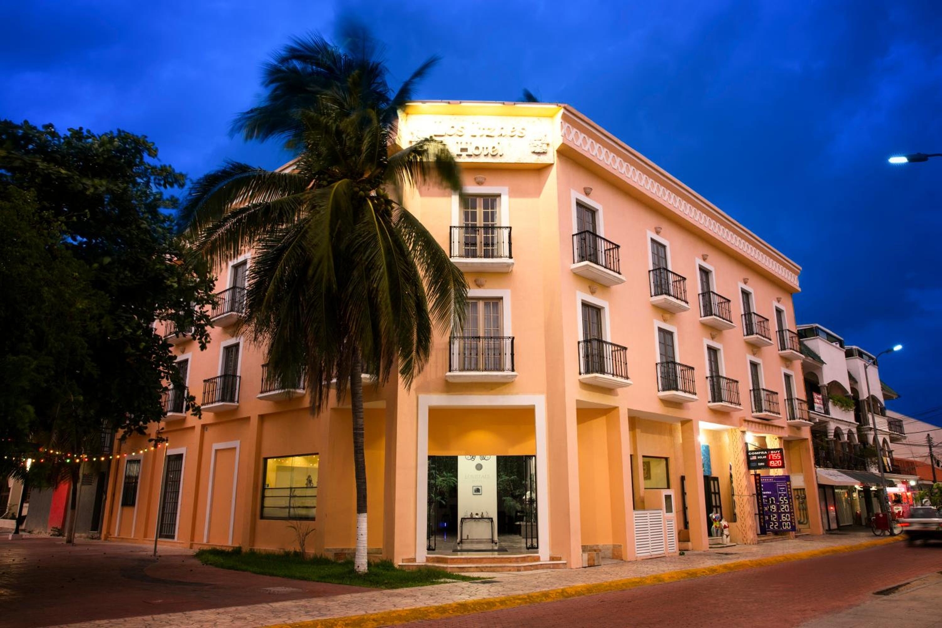Hotel Los Itzaes by 5th av