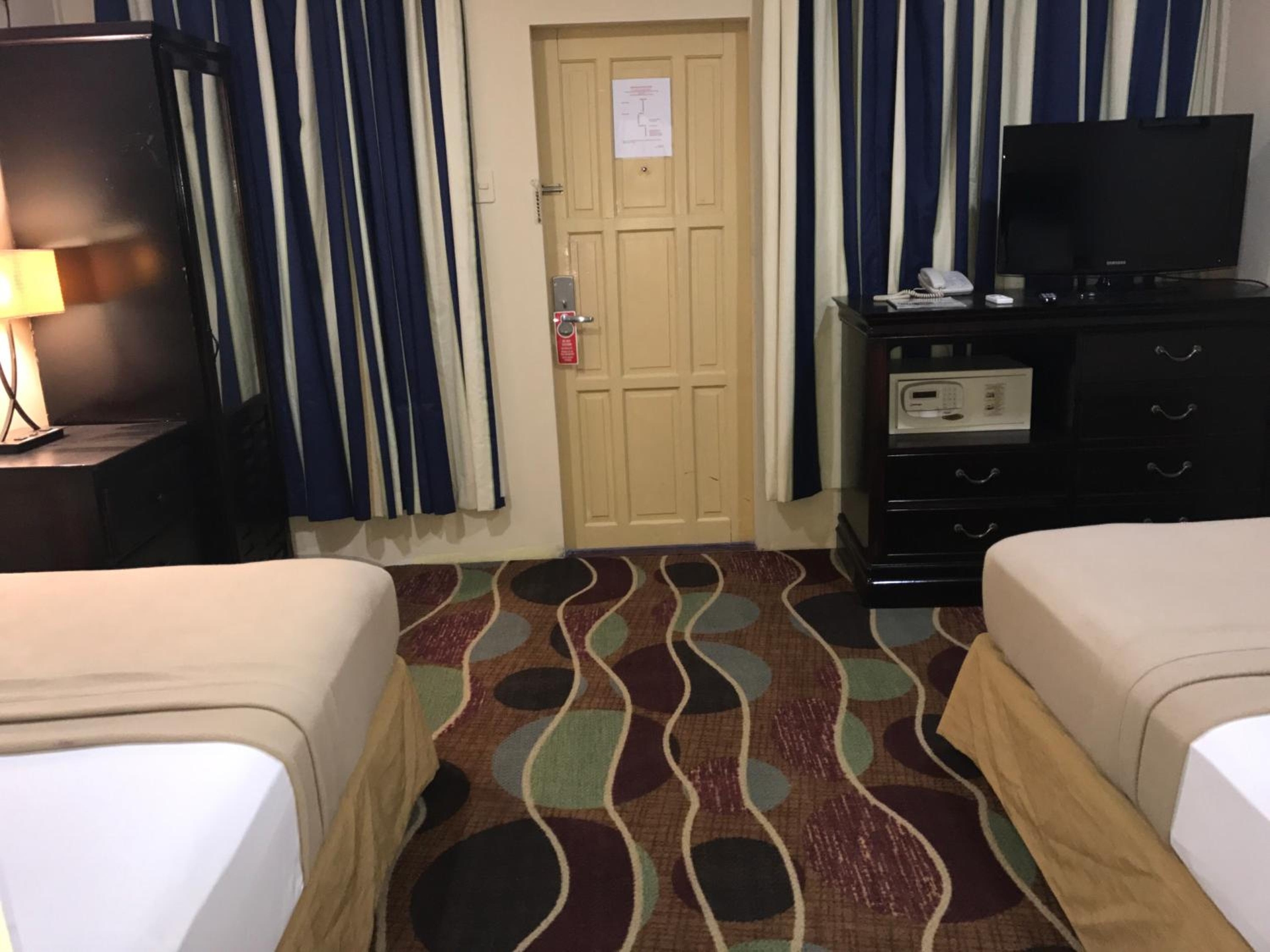 Foto de Airport Suites Hotel