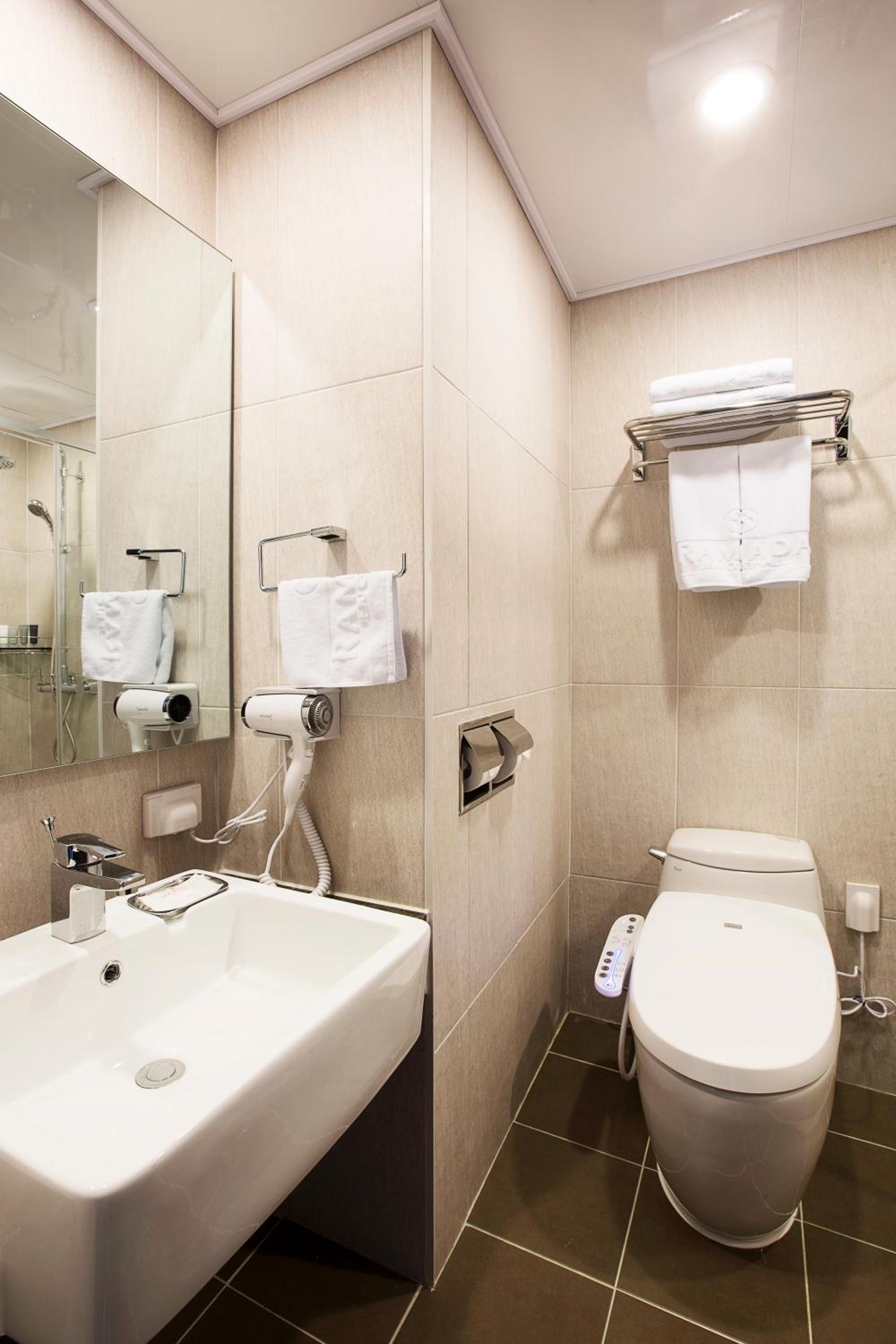 Foto de Ramada by Wyndham Jeju City Hall