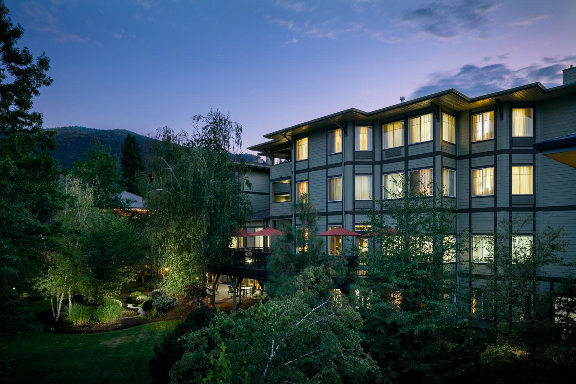 Plaza Inn & Suites at Ashland Creek, Ashland