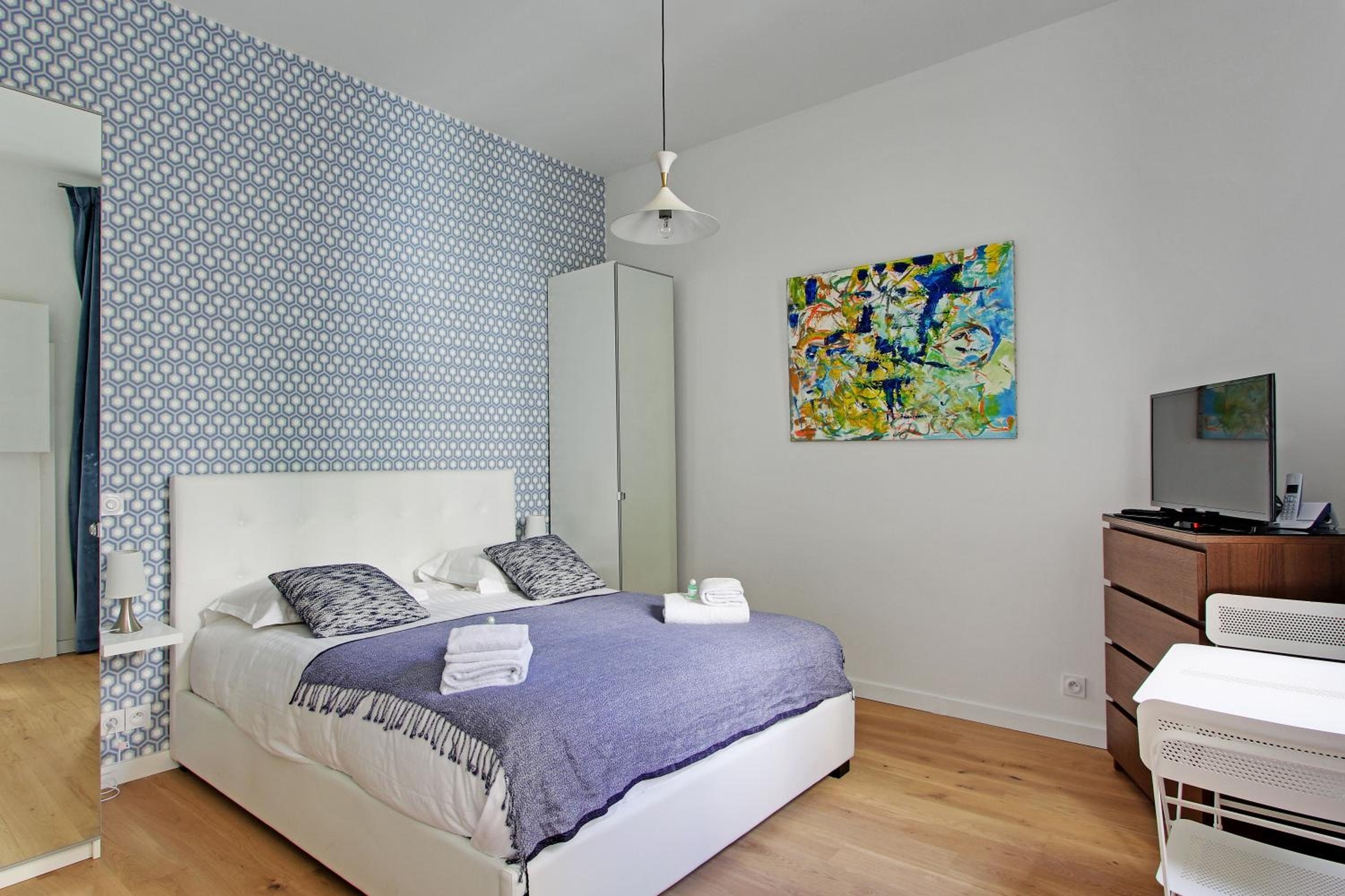 Pick a Flat's Apartment in Montmartre - Rue des Martyrs studio