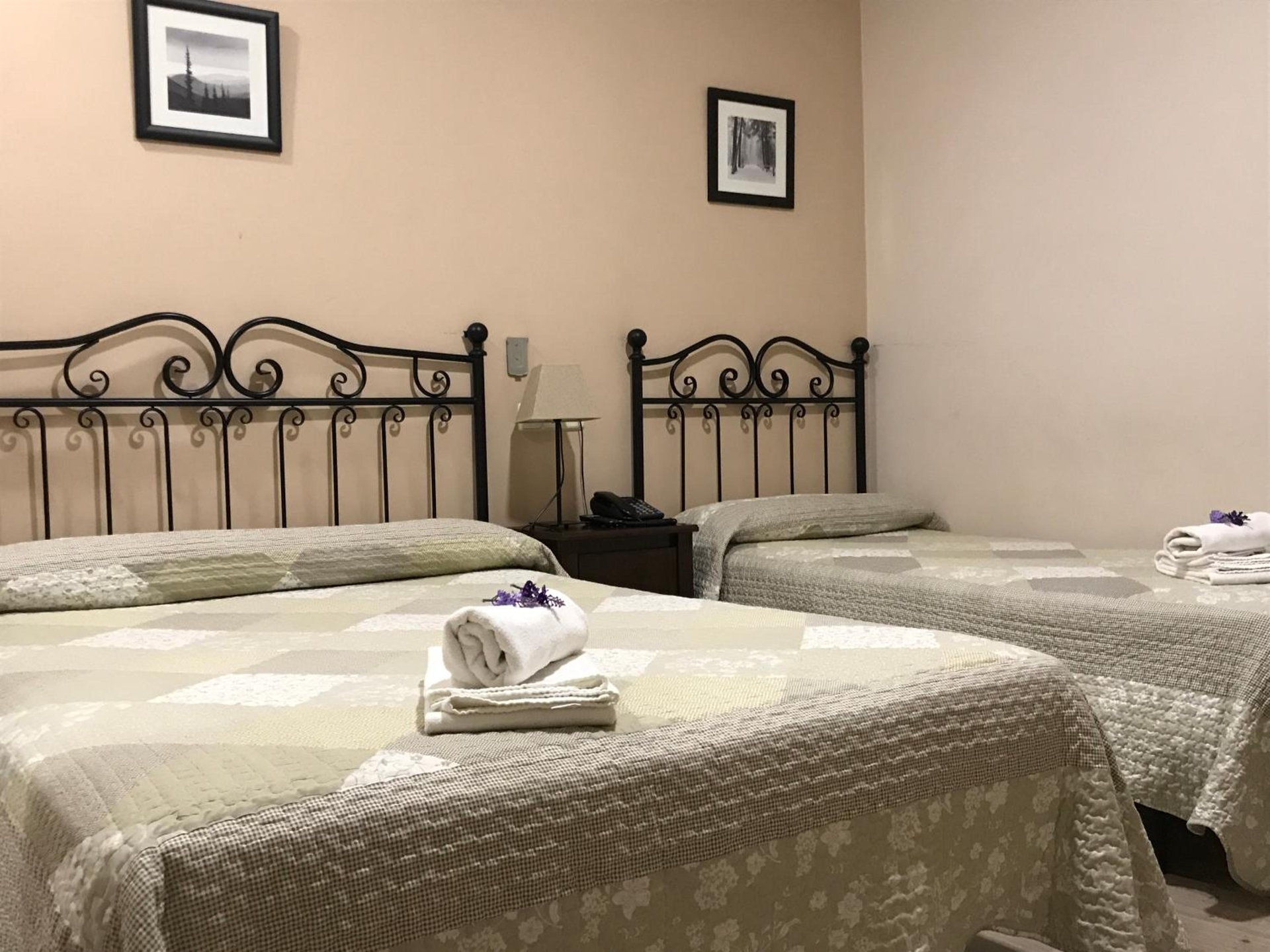 Hostal El Pilar, Madrid