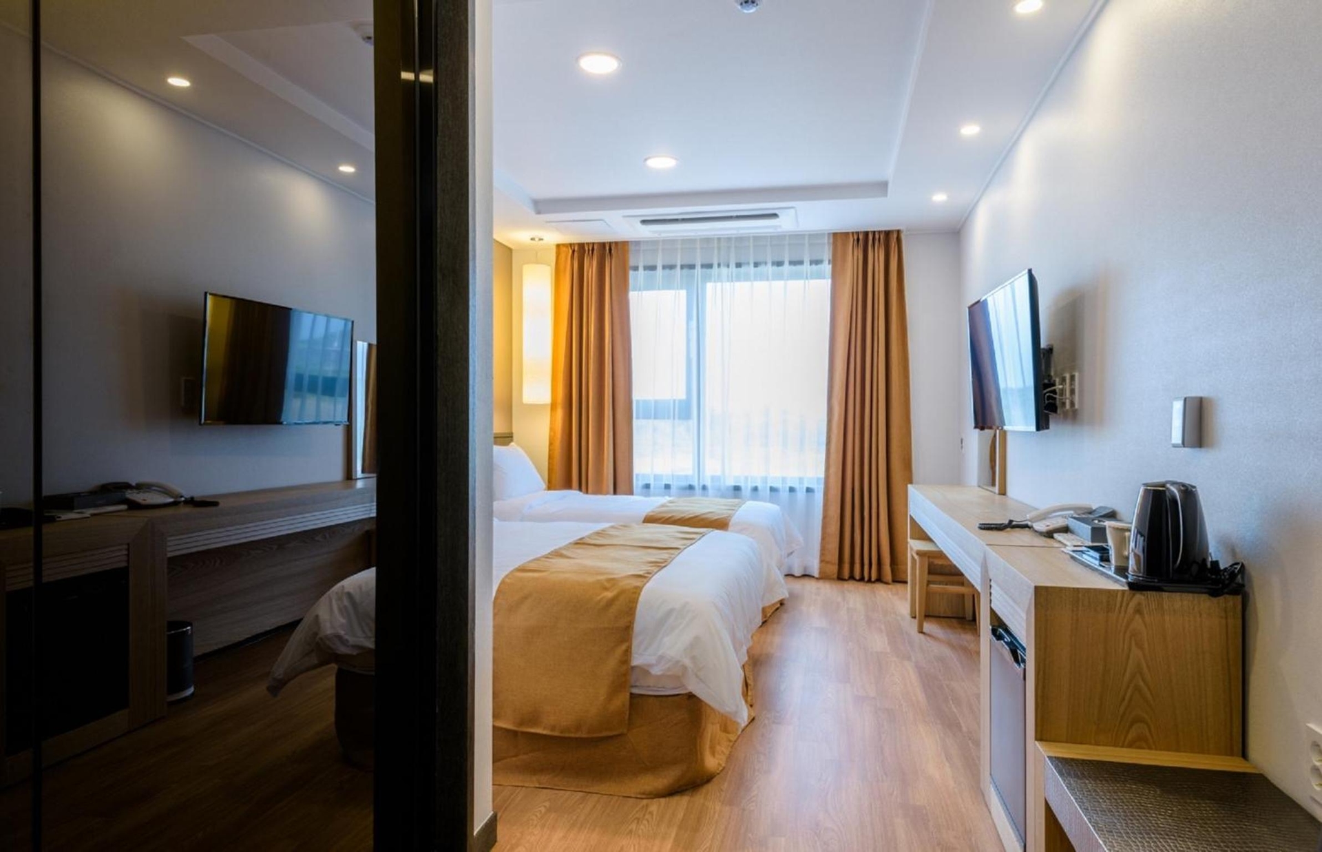 Foto de Thira Hotel