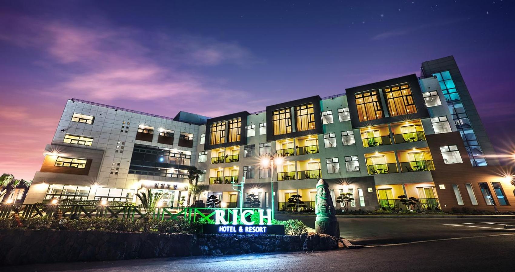 Rich Hotel