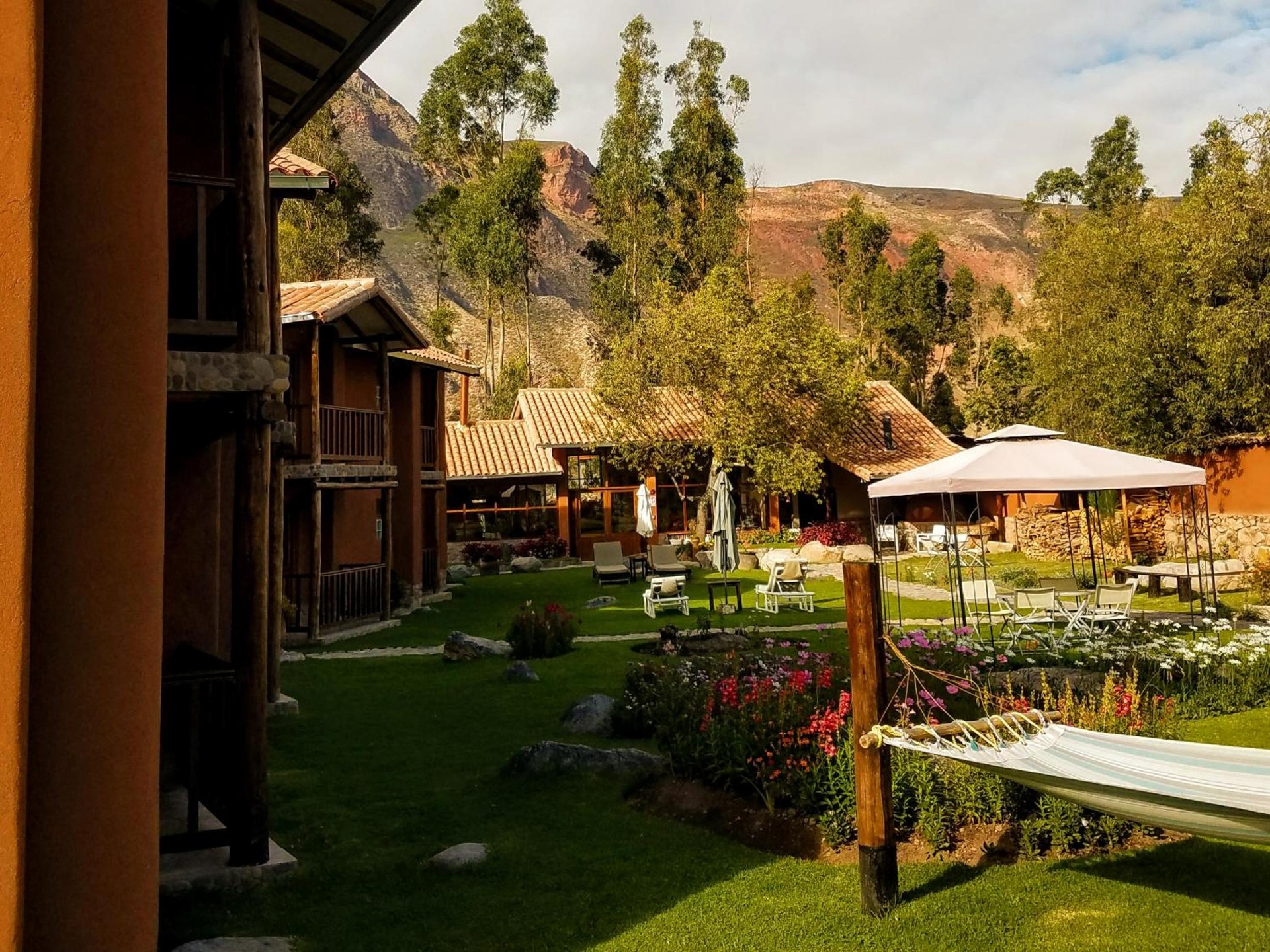 Lizzy Wasi Urubamba