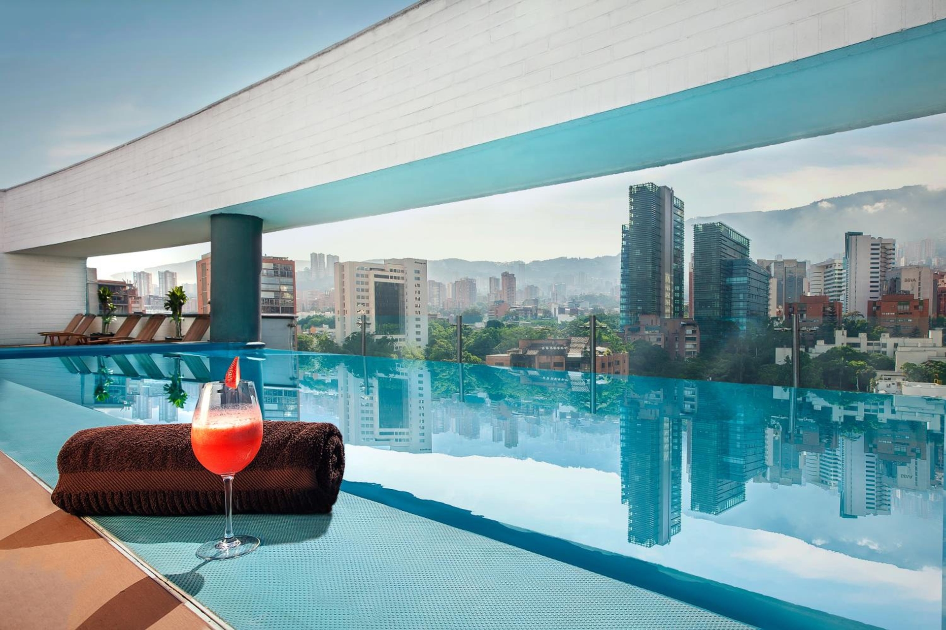 Sites Hotel, Poblado