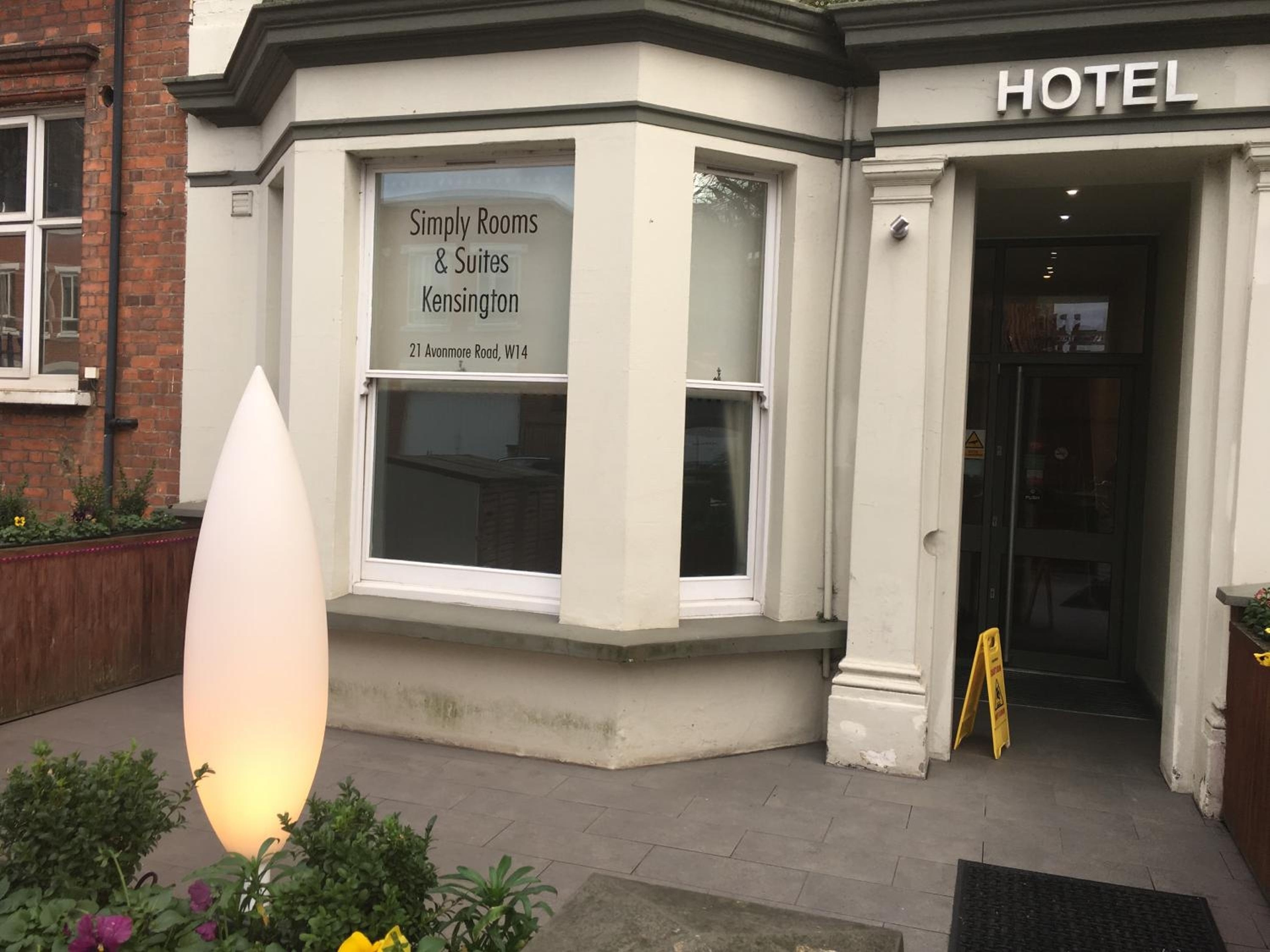 Simply Rooms & Suites, London