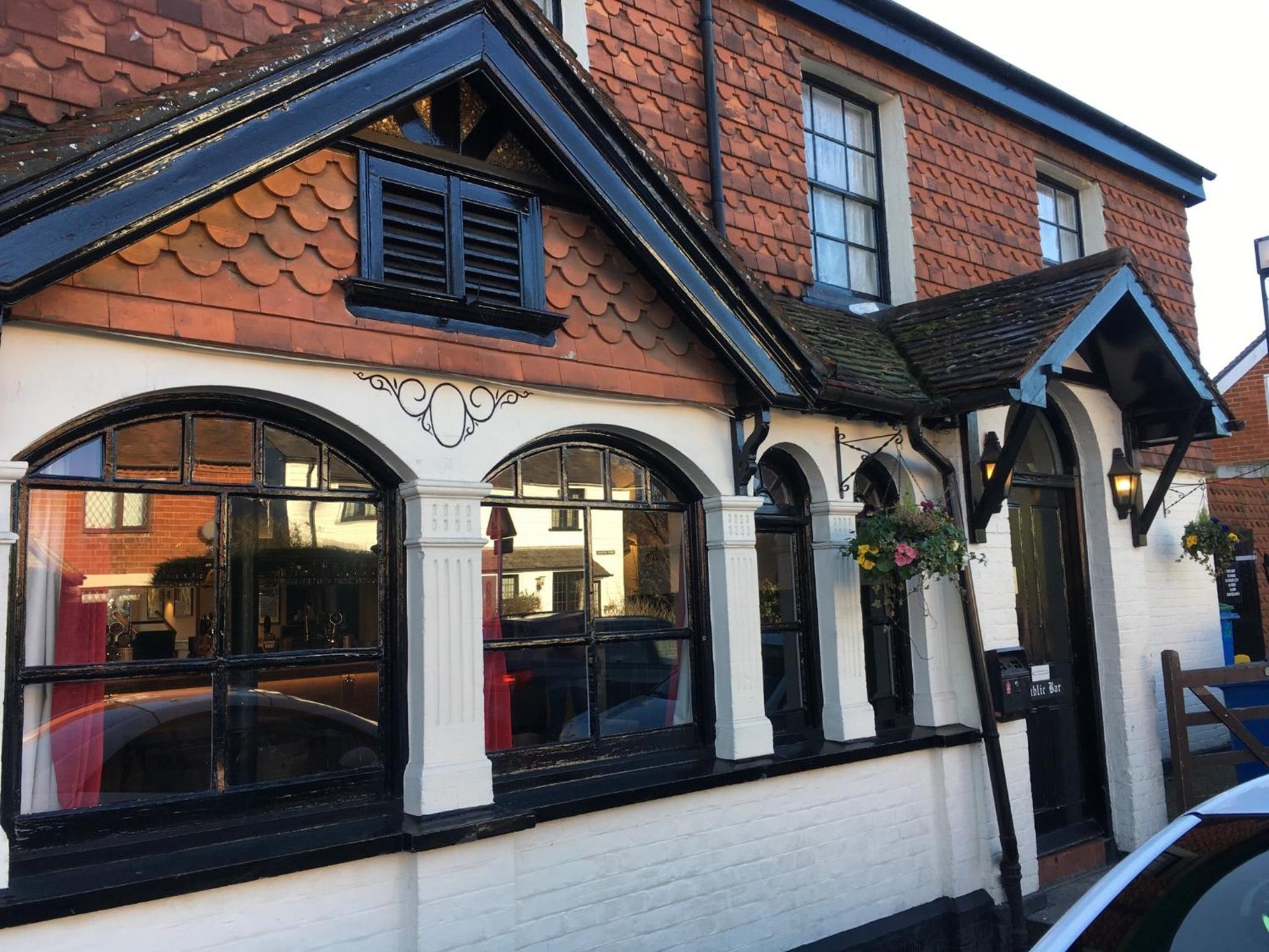 The White Hart pub and rooms, Cranleigh