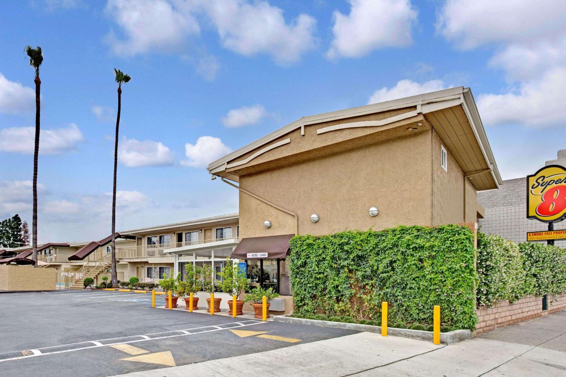 Super 8 by Wyndham Los Angeles-Culver City Area, Los Angeles