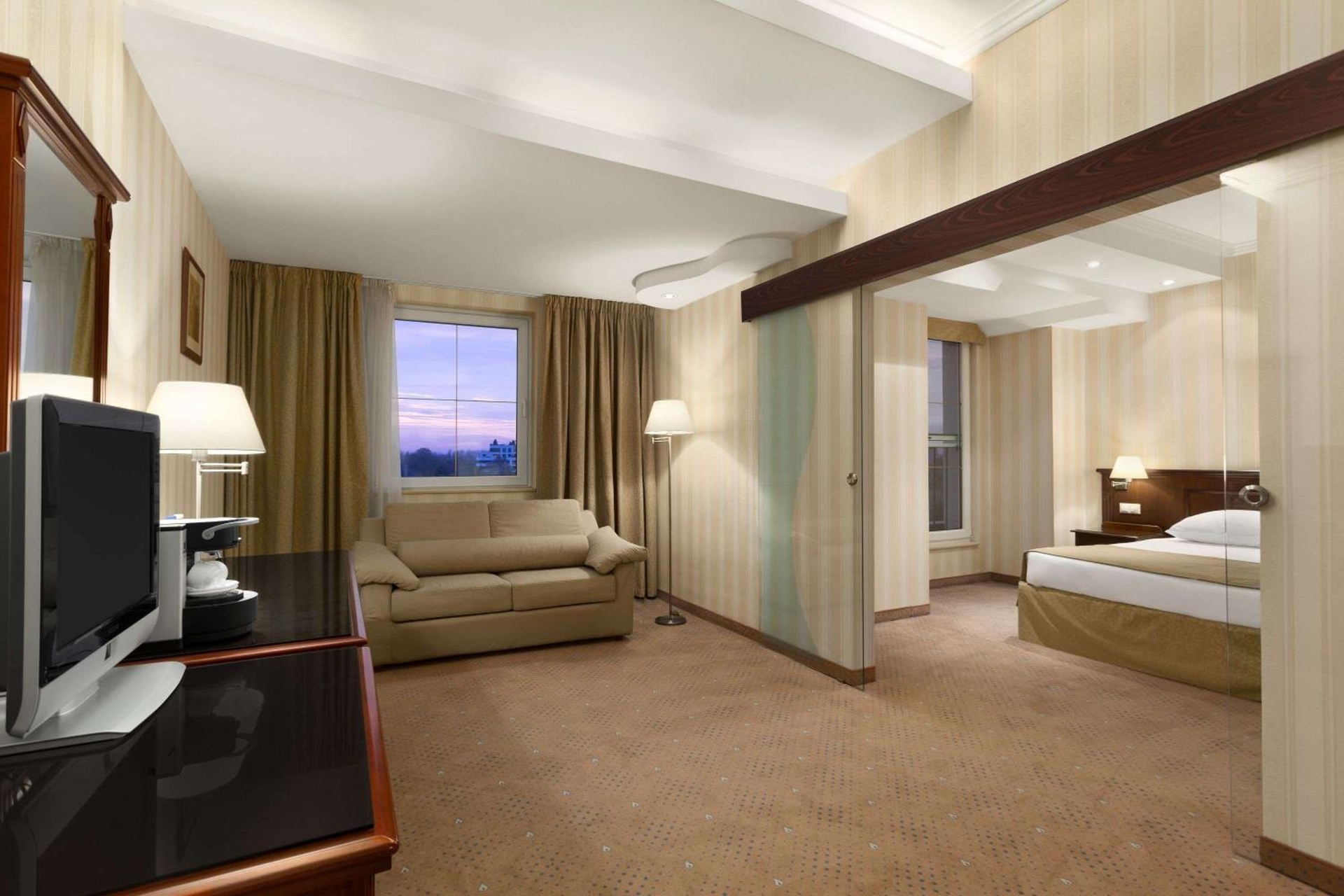 Foto de Ramada Hotel & Suites by Wyndham Bucharest North