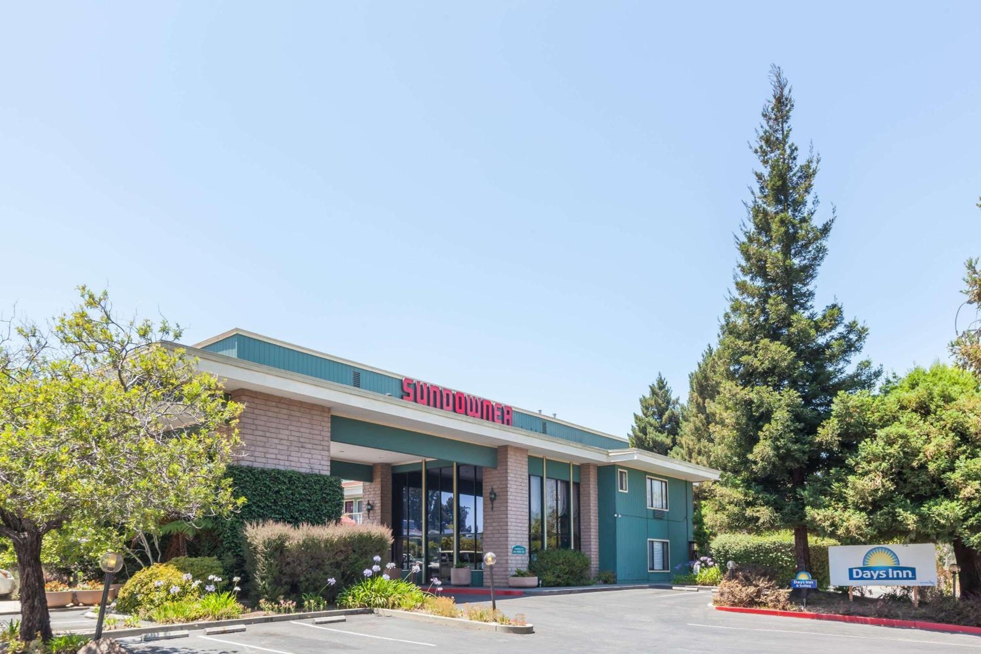 Days Inn & Suites by Wyndham Sunnyvale, Sunnyvale