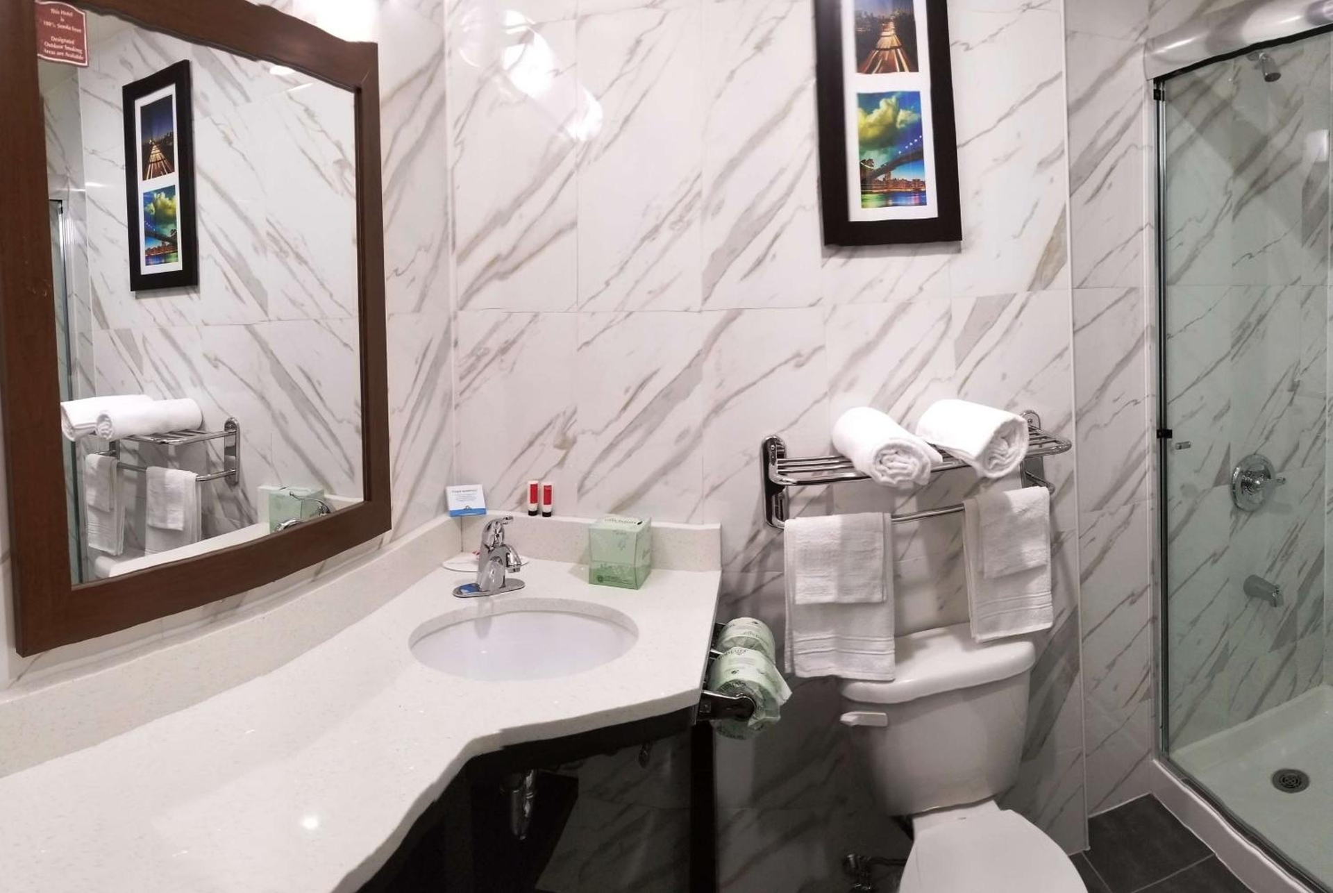 Foto de Days Inn by Wyndham Brooklyn Marine Park