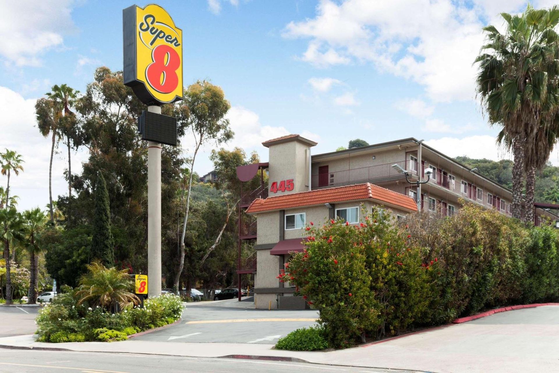 Super 8 by Wyndham San Diego Hotel Circle, San Diego