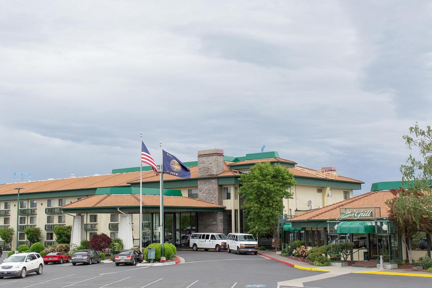 Red Lion Hotel Rogue Regency Medford Airport, Medford