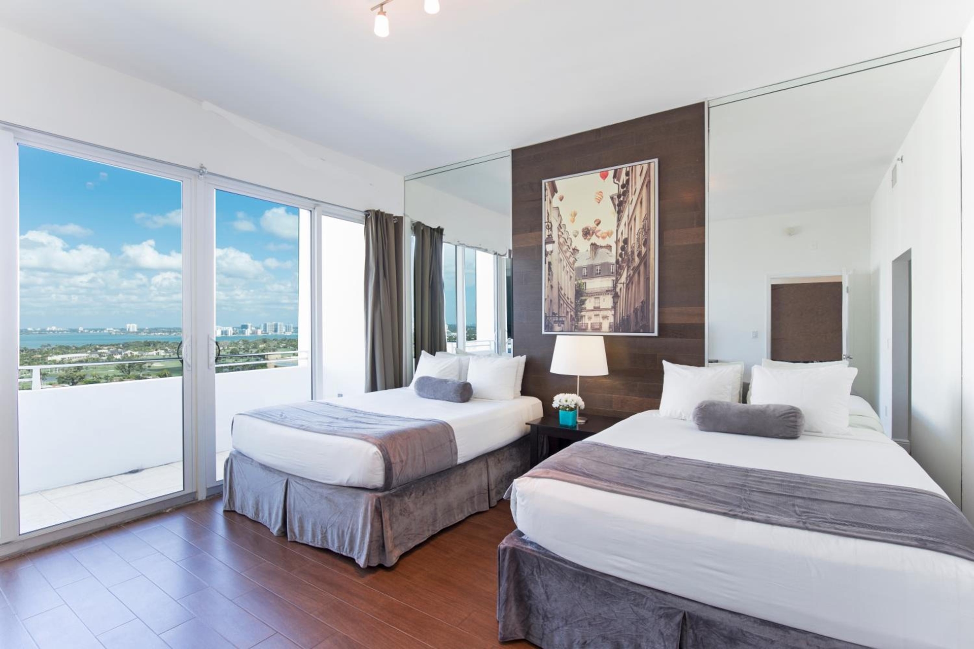 Foto de New Point Miami Beach Apartments