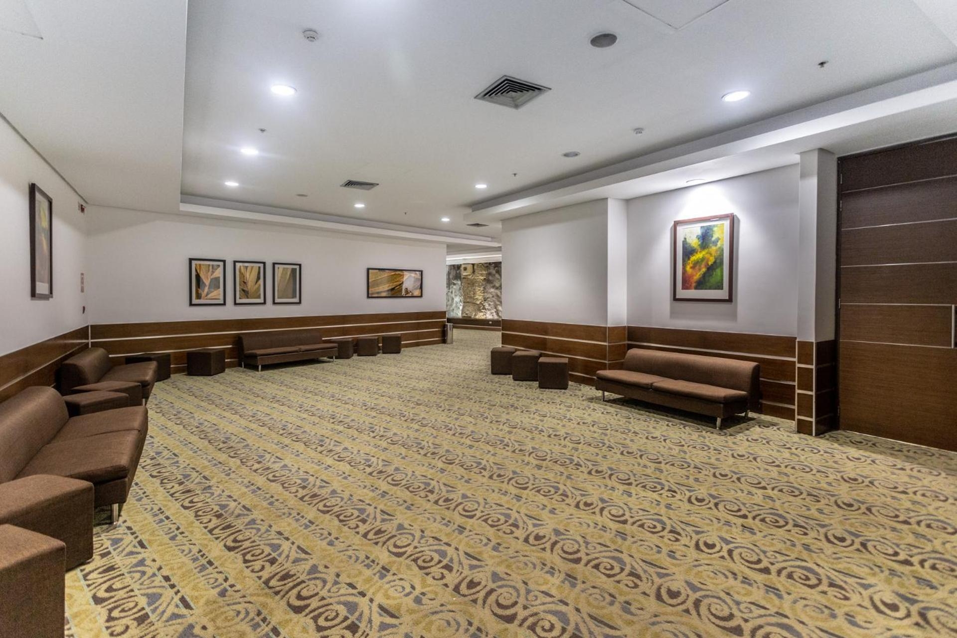 Hotel San Fernando Plaza, Poblado