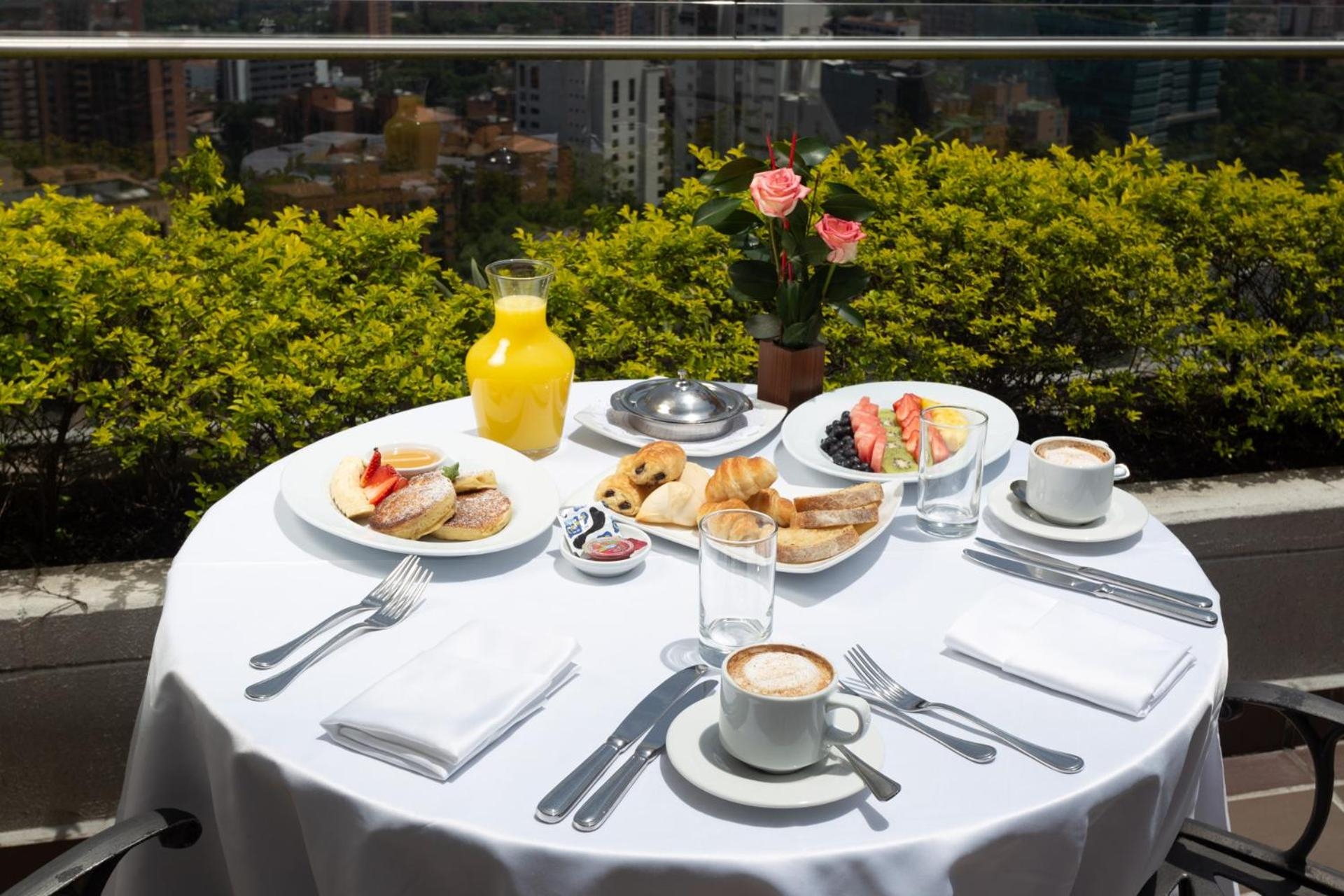 Hotel San Fernando Plaza, Poblado