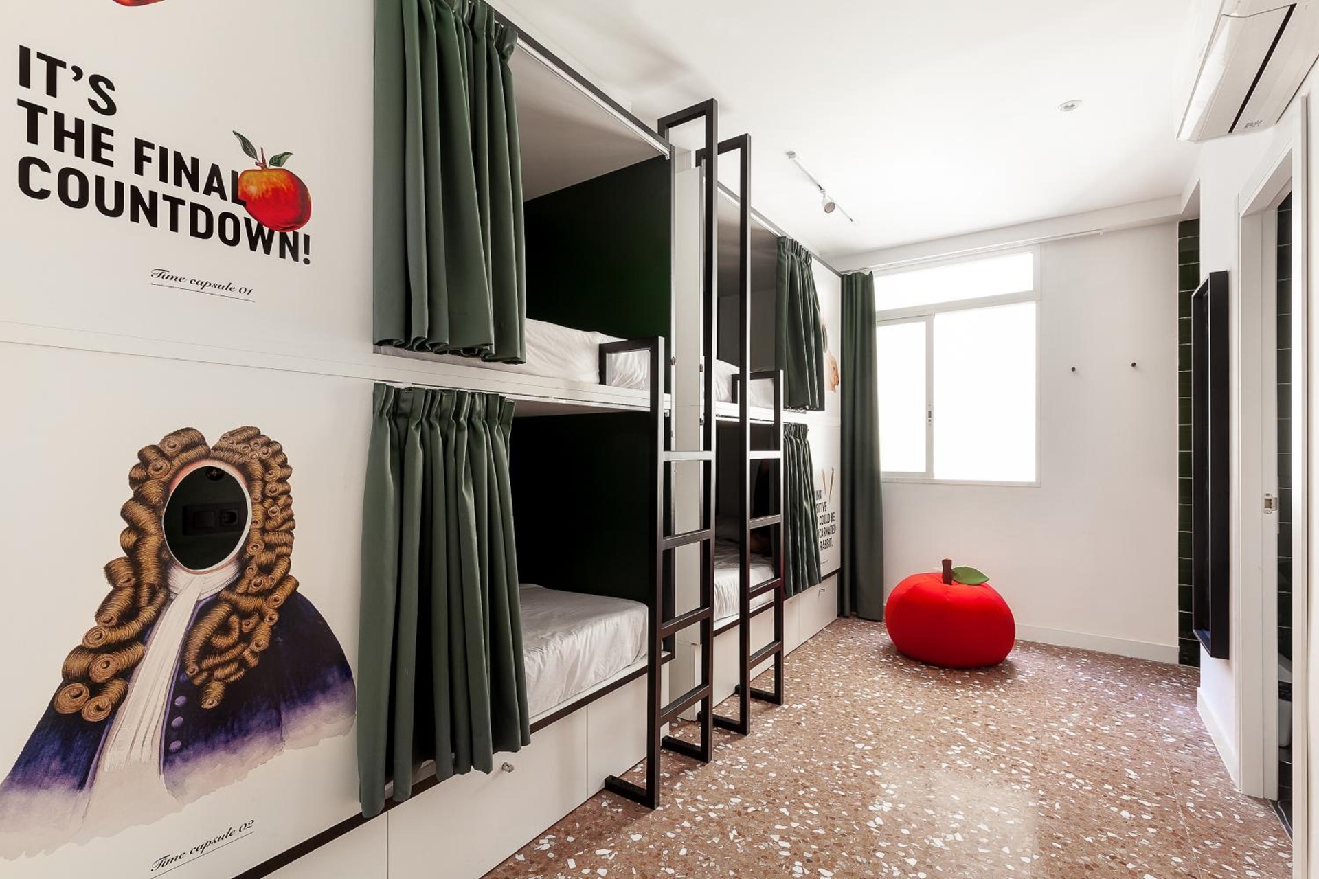 2060 The Newton Hostel, Madrid
