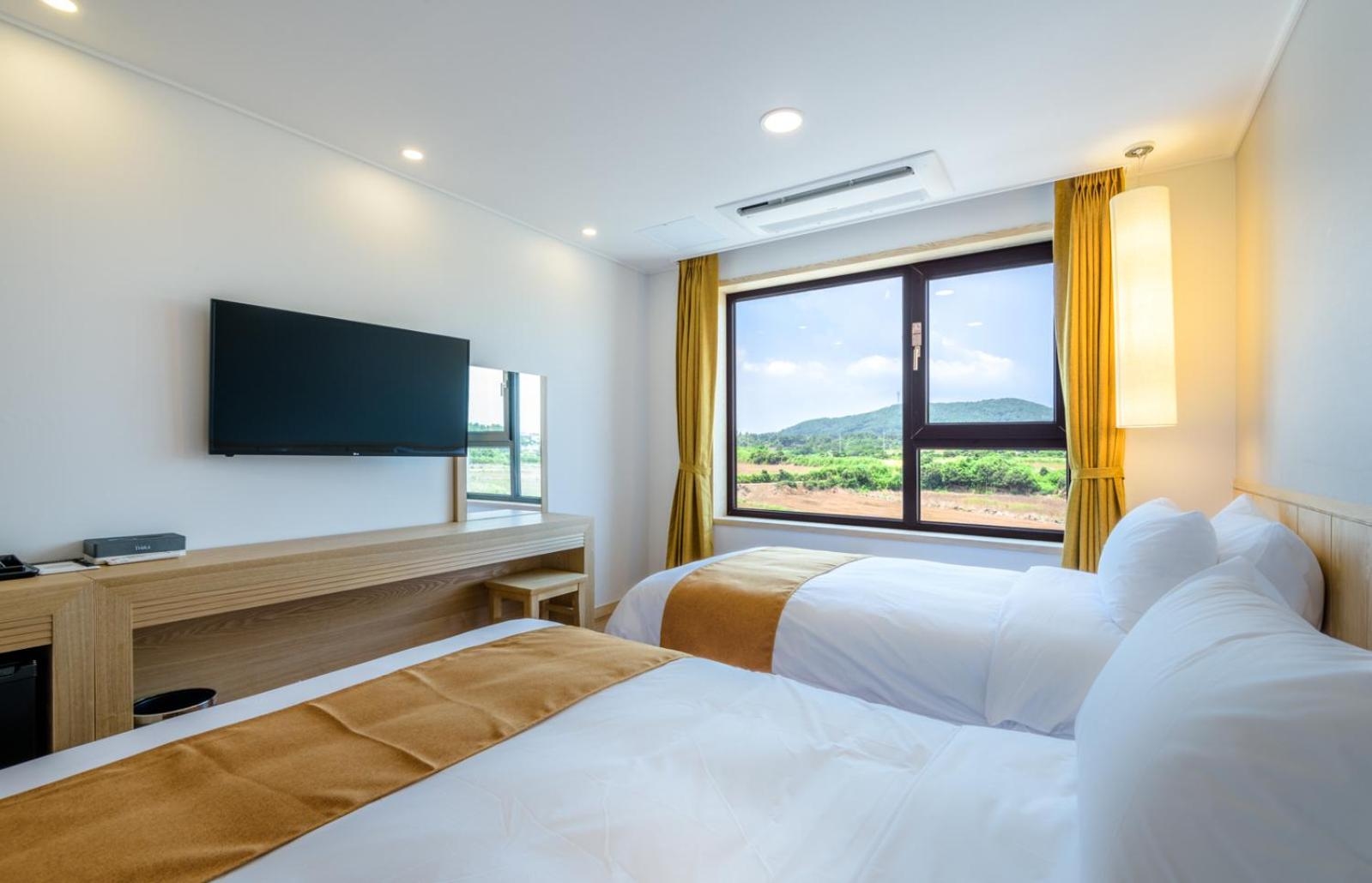 Foto de Thira Hotel