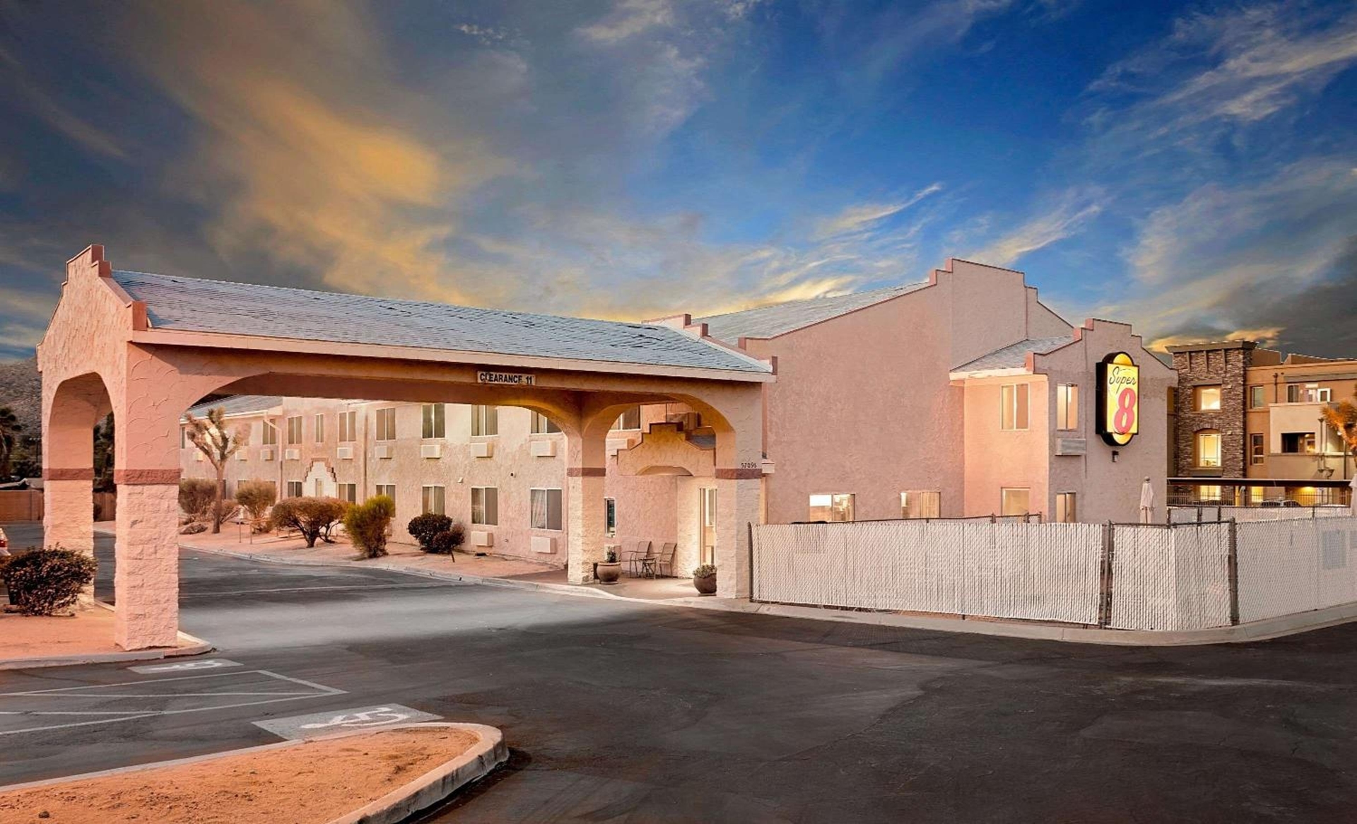 Super 8 by Wyndham Yucca Val/Joshua Tree Nat Pk Area, Yucca Valley