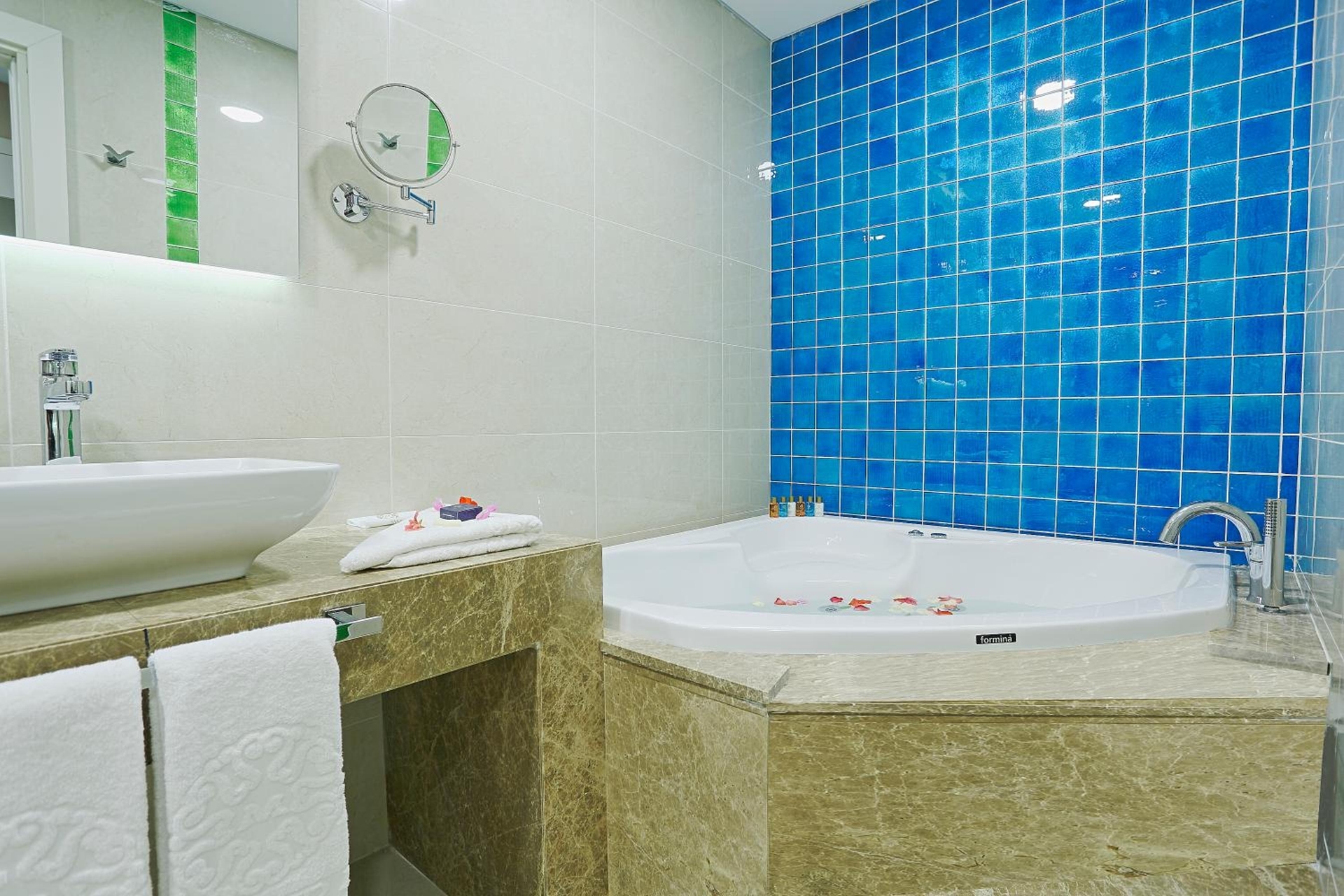 Foto de The Grand Mira Hotel