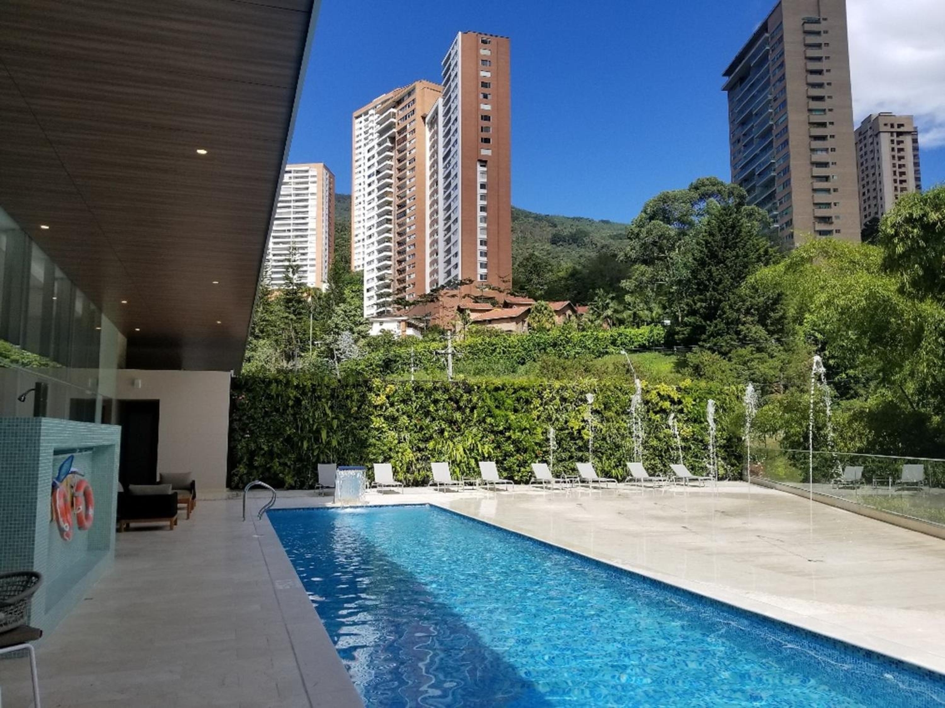 Estelar La Torre Suites, Poblado