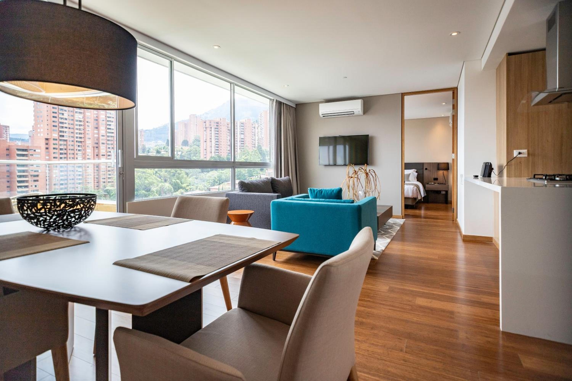 Estelar La Torre Suites, Poblado