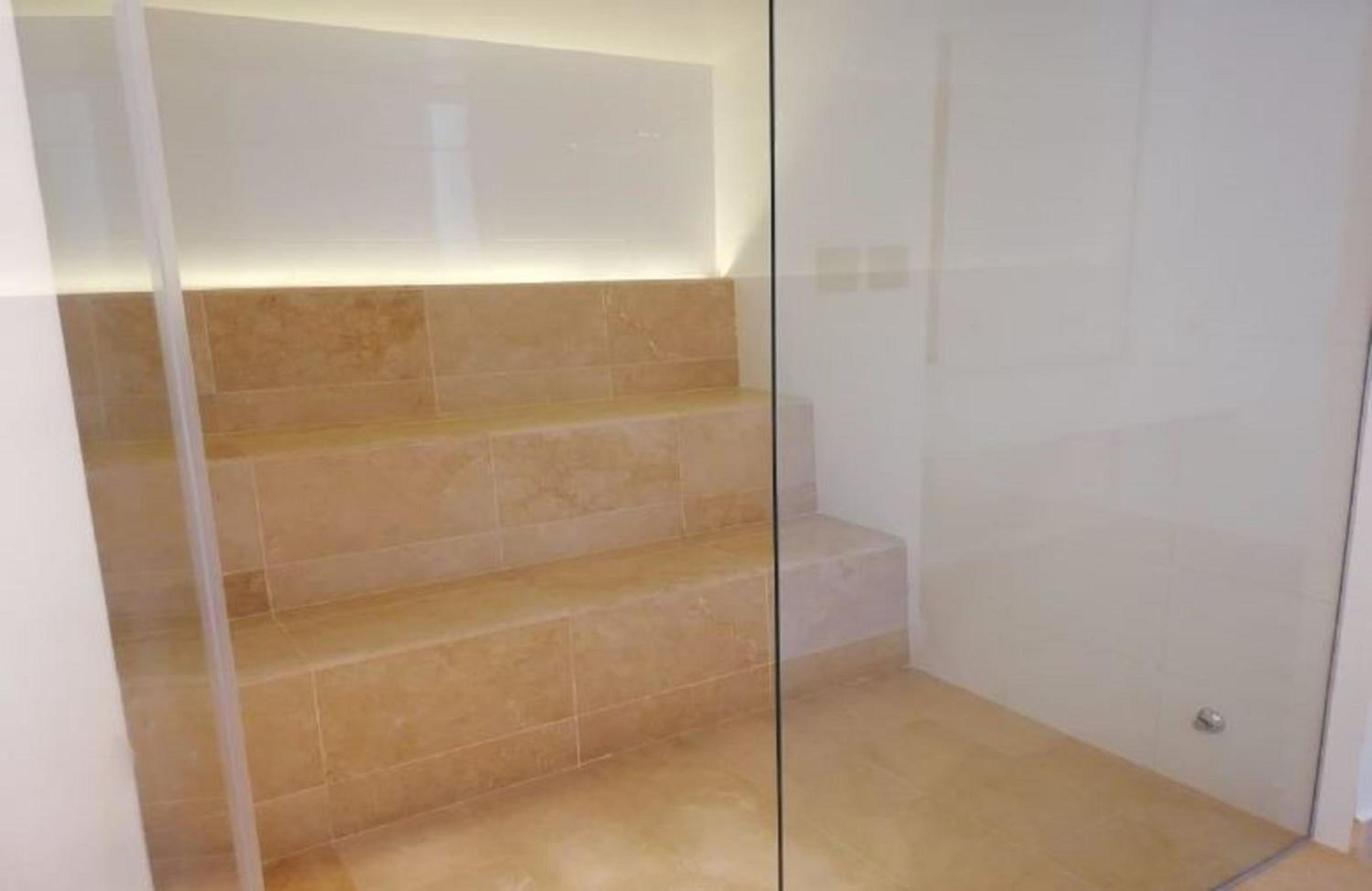 Estelar La Torre Suites, Poblado