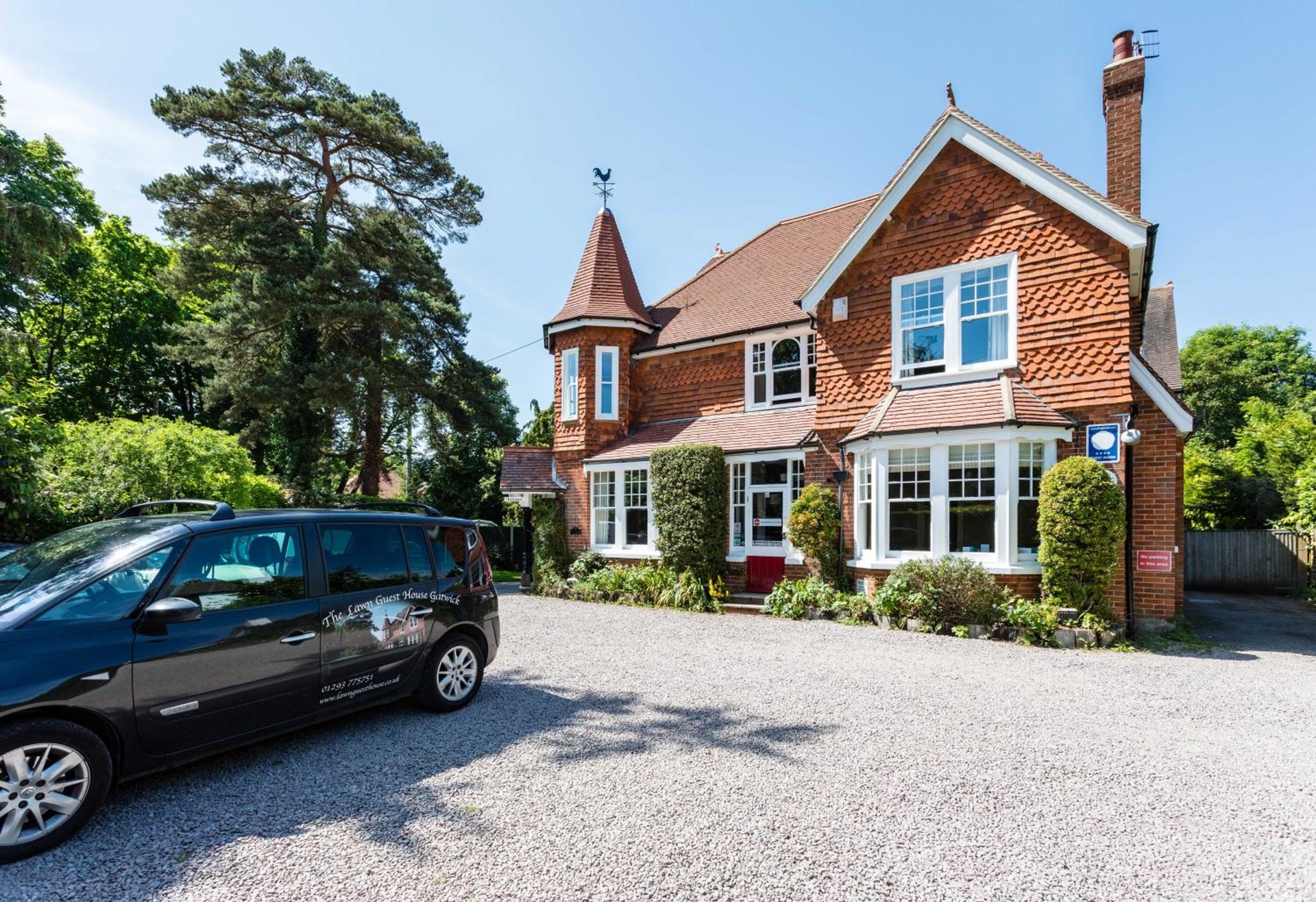 The Lawn Guest House Gatwick, Horley