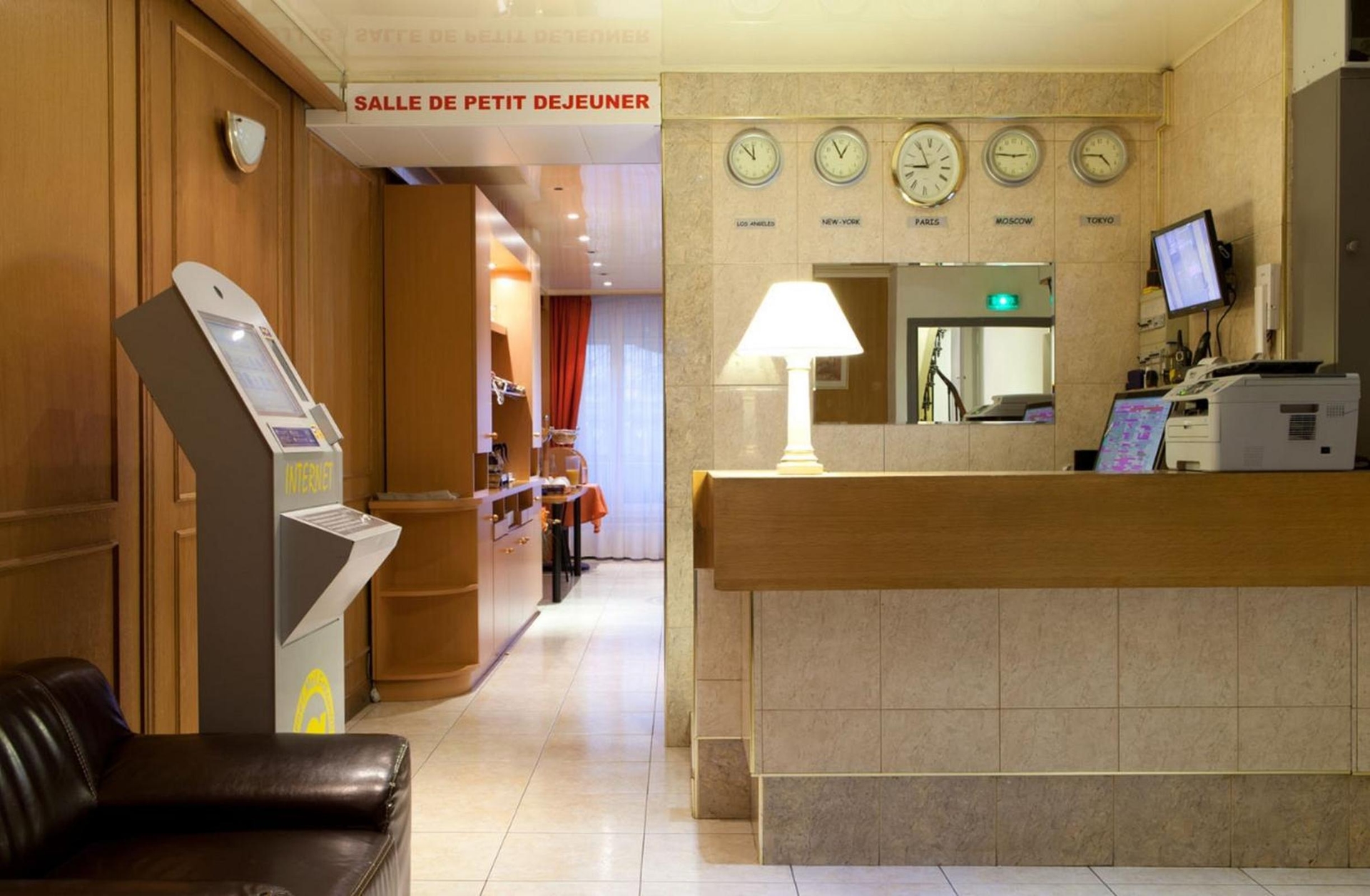 Foto de Hotel COSMOTEL MARAIS REPUBLIQUE PARIS