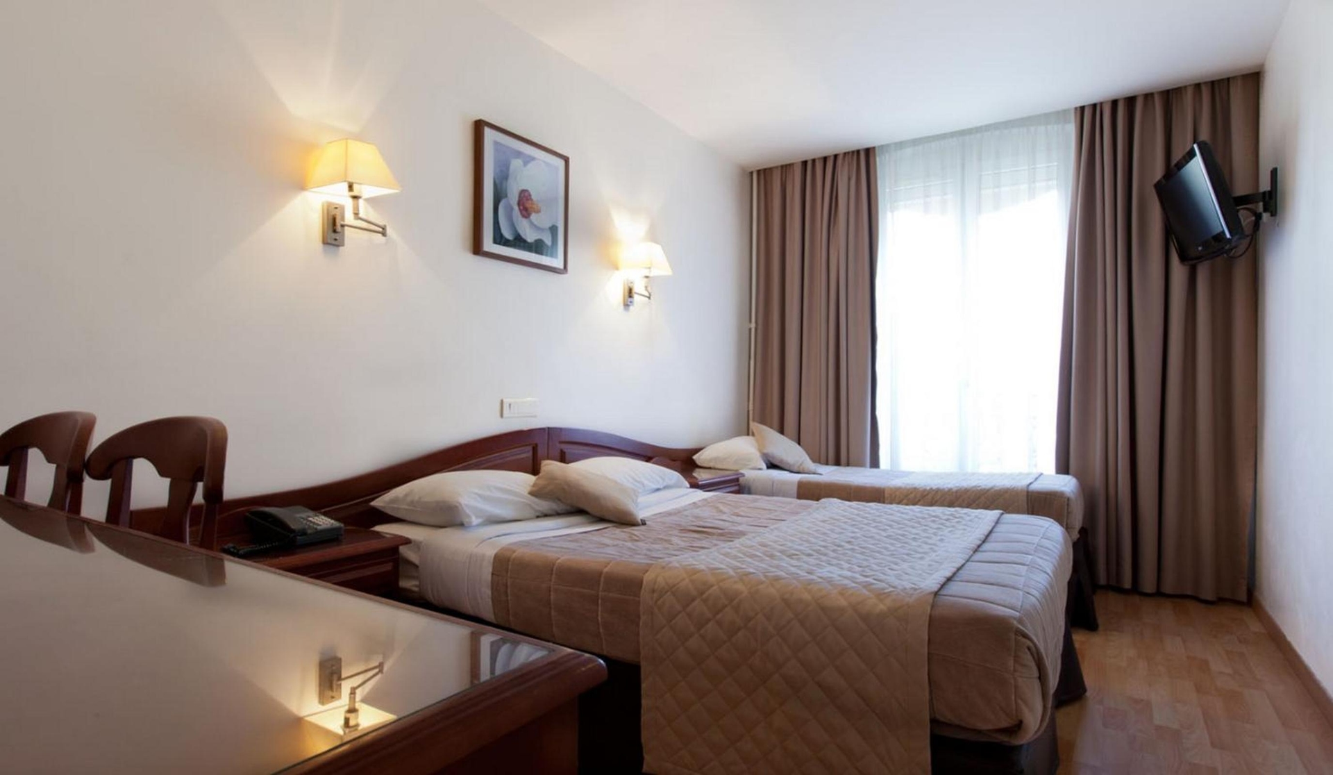 Foto de Hotel COSMOTEL MARAIS REPUBLIQUE PARIS