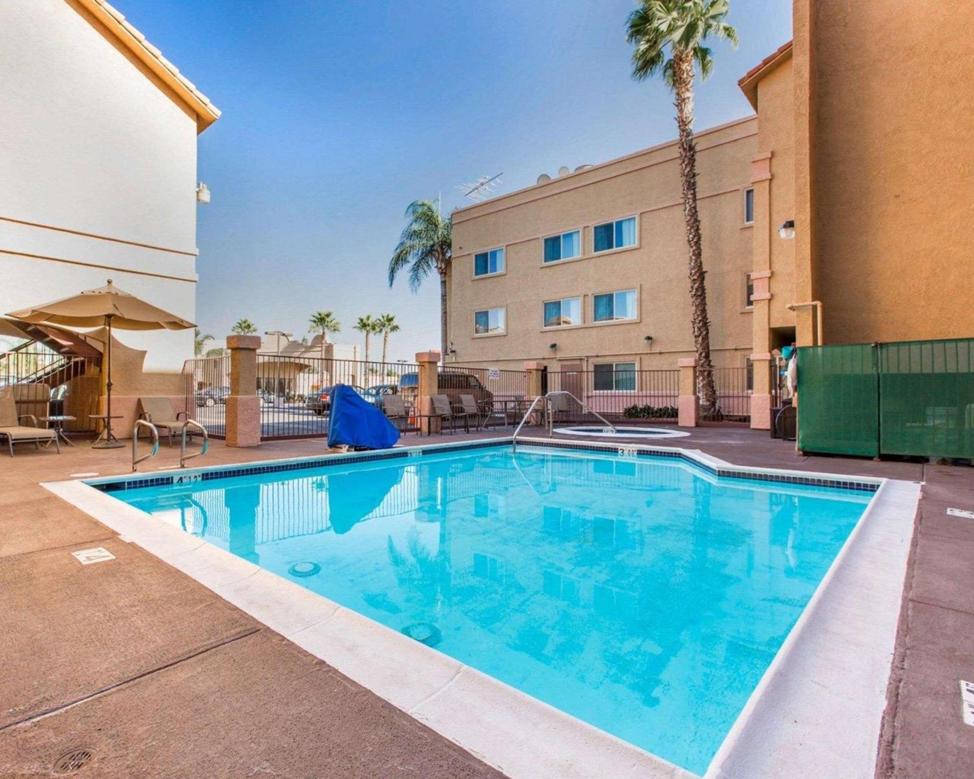 Comfort Inn & Suites Moreno Valley near March Air Reserve Base, Moreno Valley