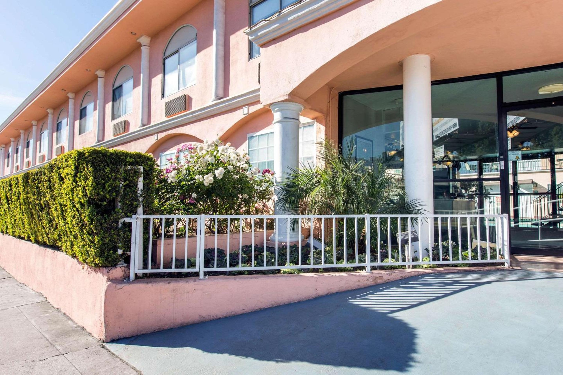 Rodeway Inn near Melrose Ave, Los Angeles