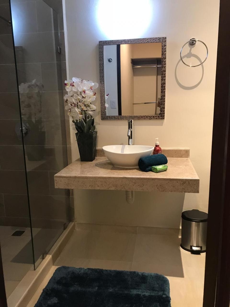 Foto de Beautiful 3 BR/3.5 bath Home@Selvanova
