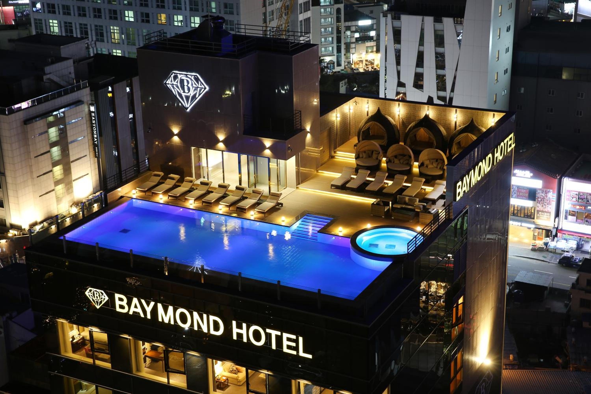Baymond Hotel