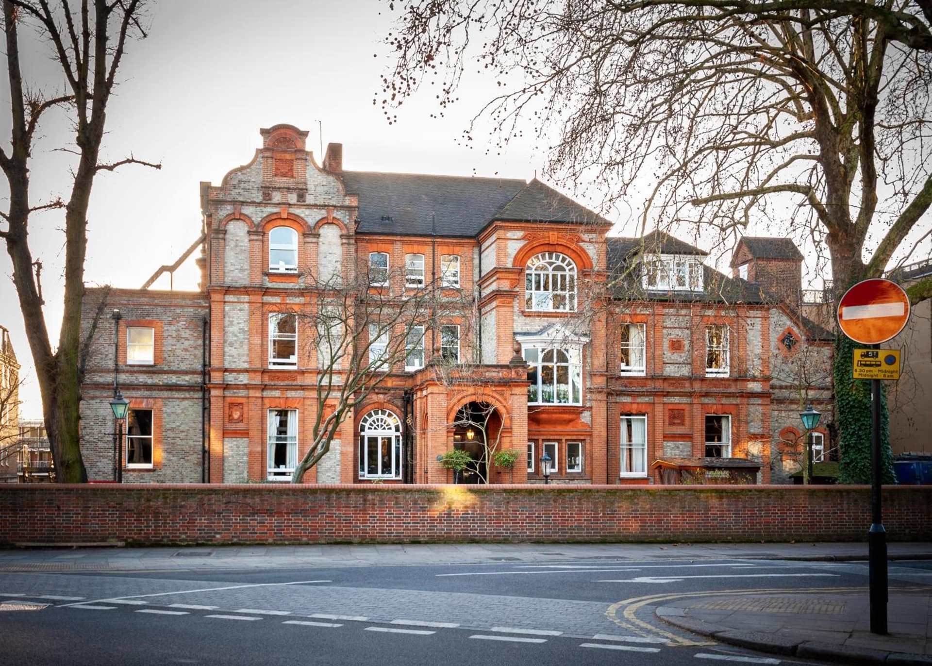 Palmers Lodge Swiss Cottage, London