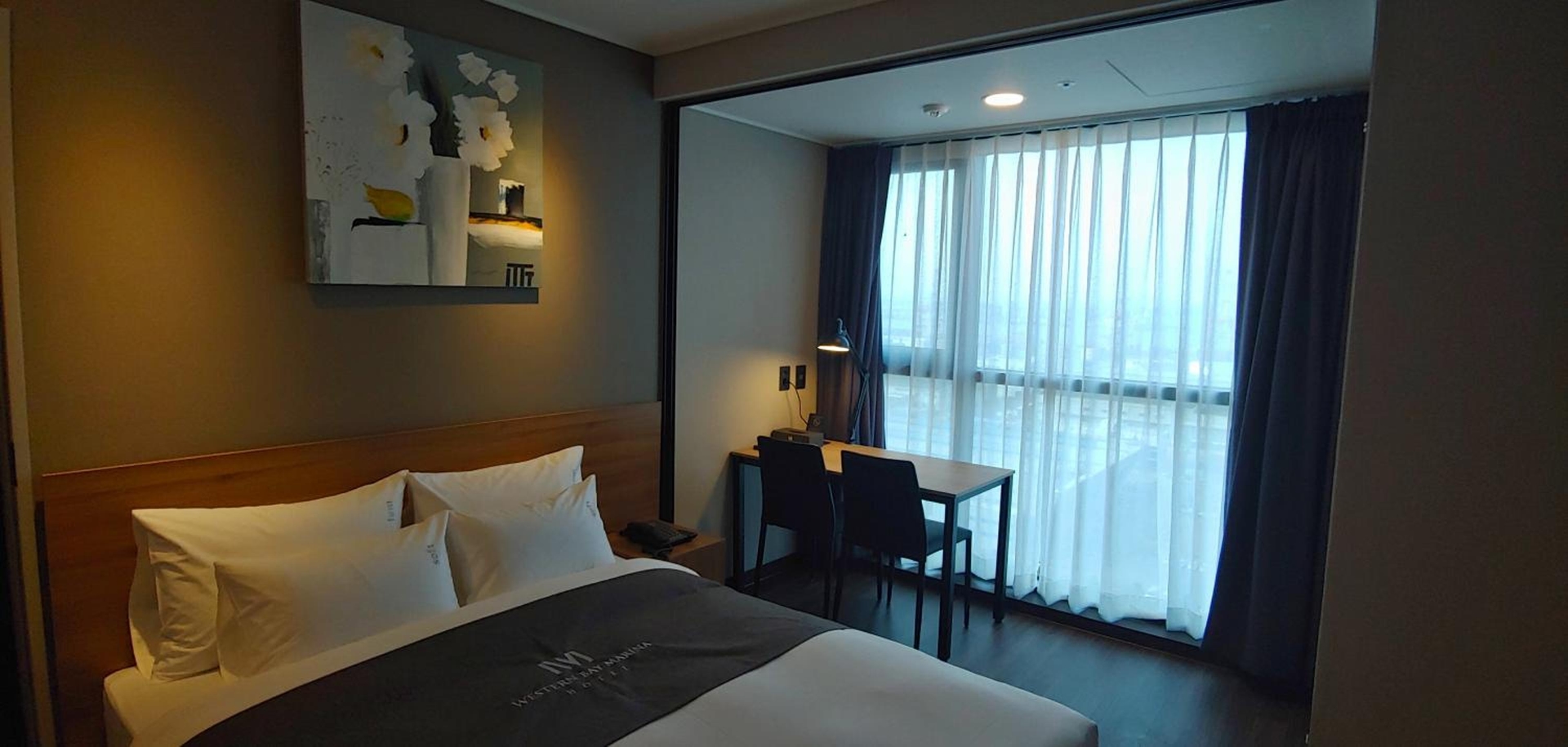 Foto de Western Bay Marina Hotel