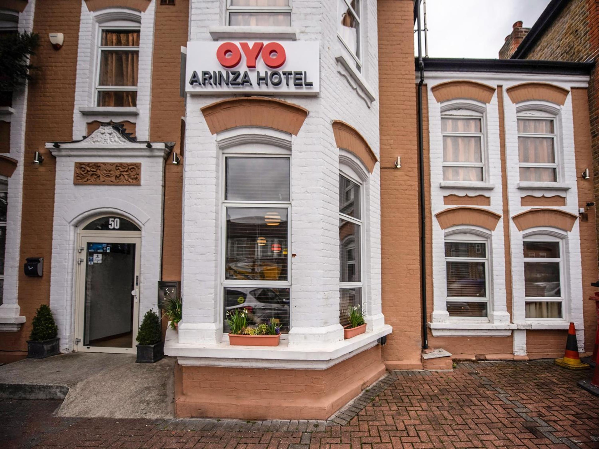 Arinza Hotel, London Ilford, Ilford