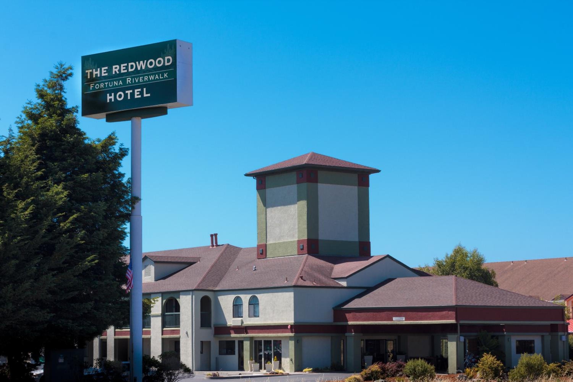 The Redwood Riverwalk, a boutique hotel, Fortuna