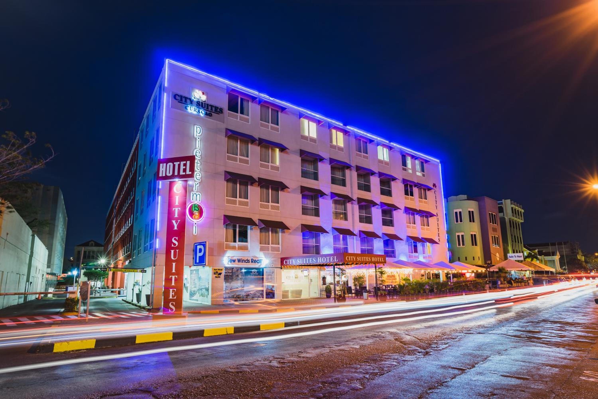 Majestic City Suites & Beach Hotel